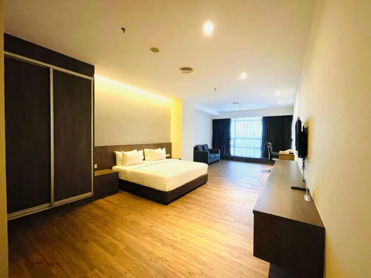 Bed in Imperial Regency Suites & Kuala Lumpur