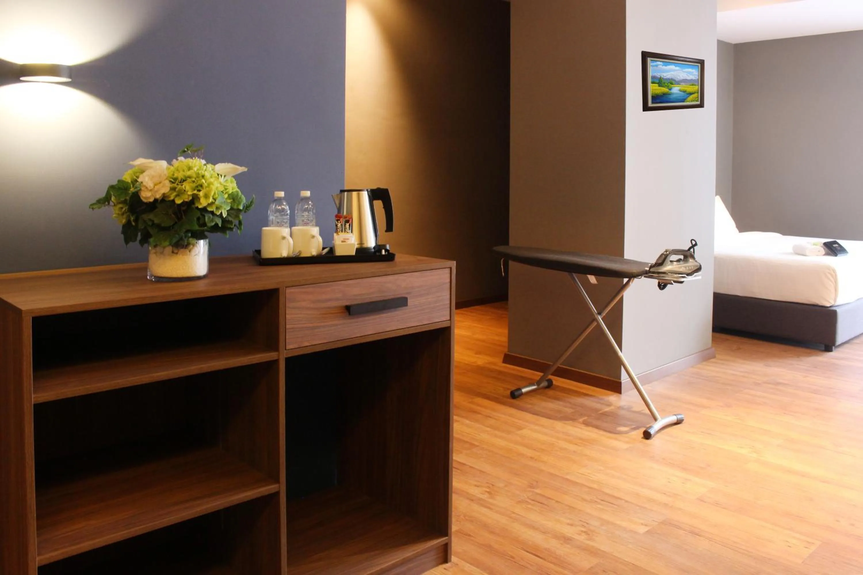 Coffee/tea facilities, Bed in Imperial Regency Suites & Kuala Lumpur