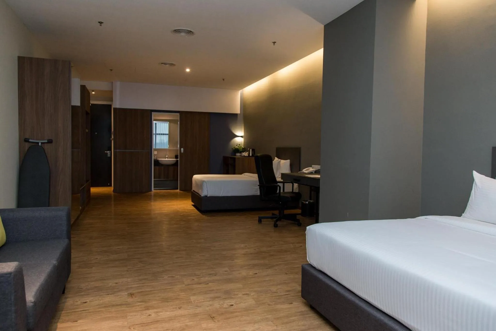 Photo of the whole room, Bed in Imperial Regency Suites & Kuala Lumpur