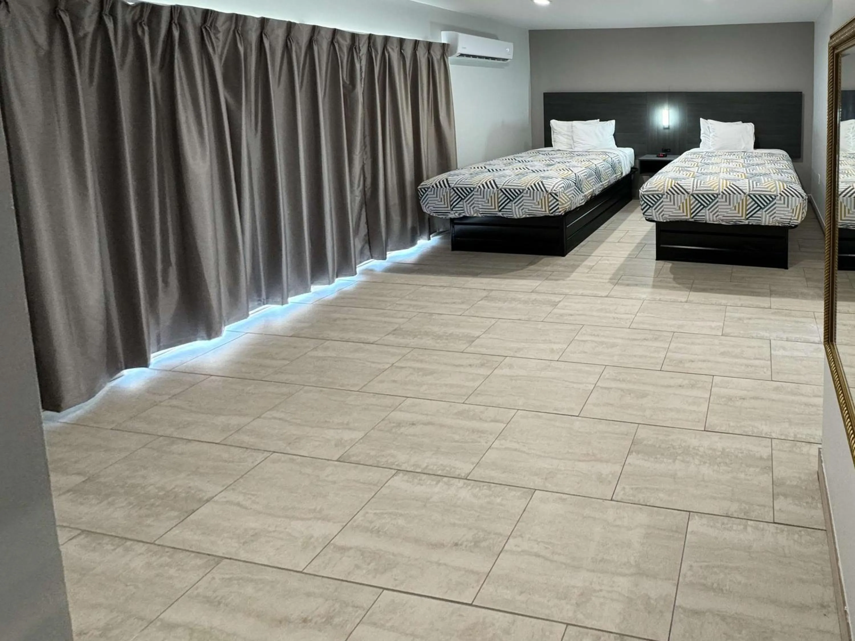 Bedroom, Bed in Studio 6-Englewood, FL