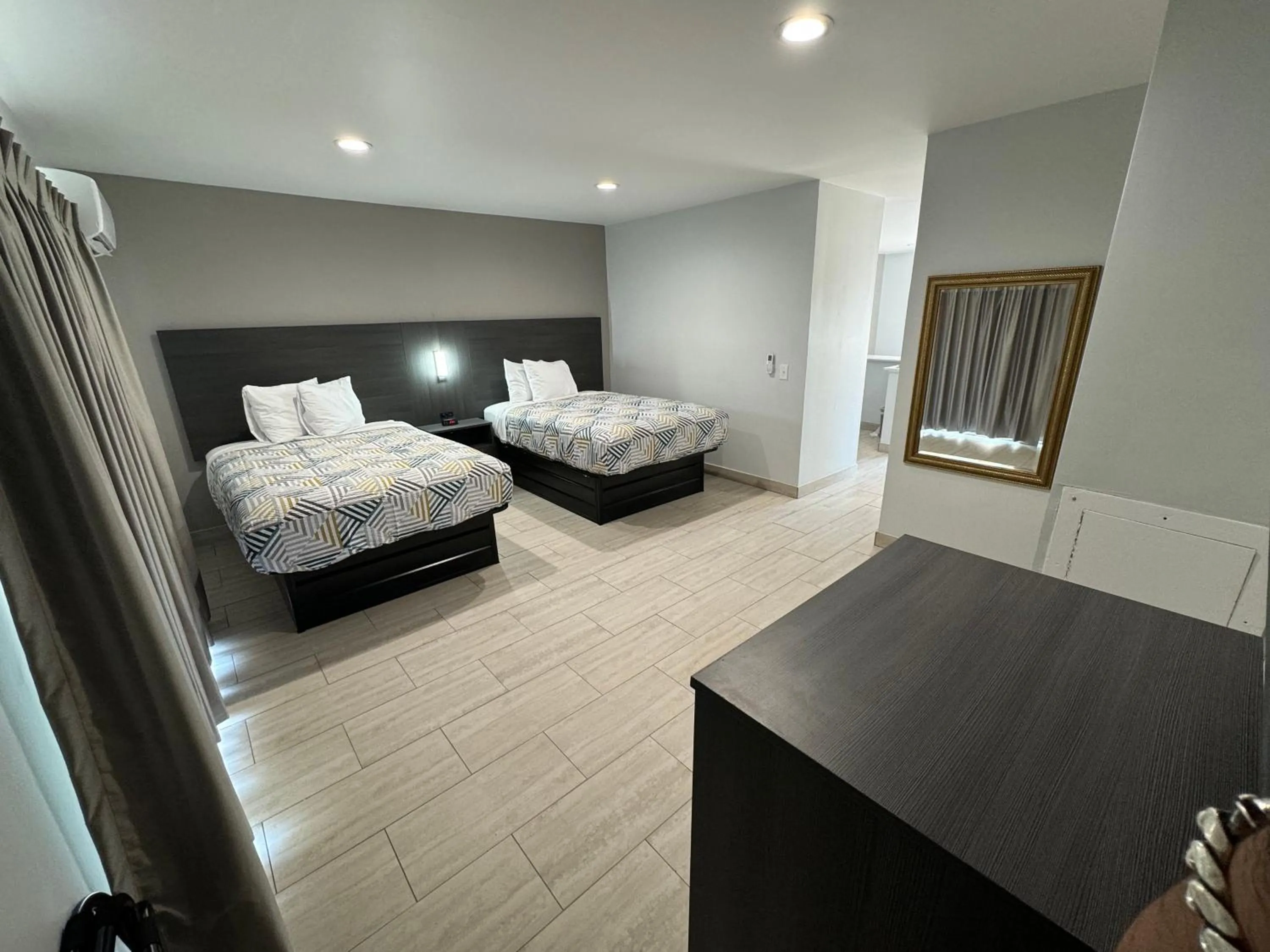 Photo of the whole room, Bed in Studio 6-Englewood, FL