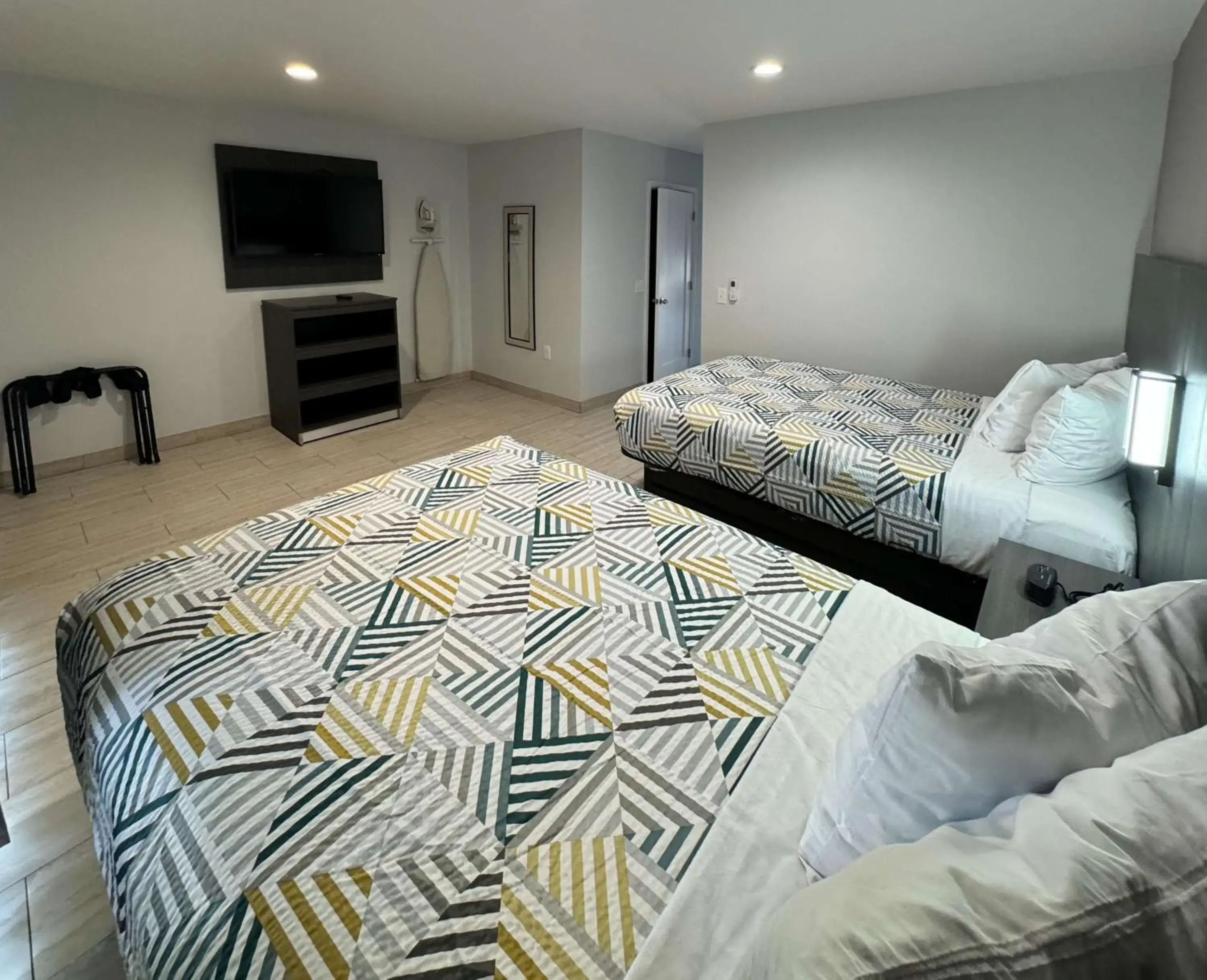 Bedroom, Bed in Studio 6-Englewood, FL Bedroom, Bed in Studio 6-Englewood, FL