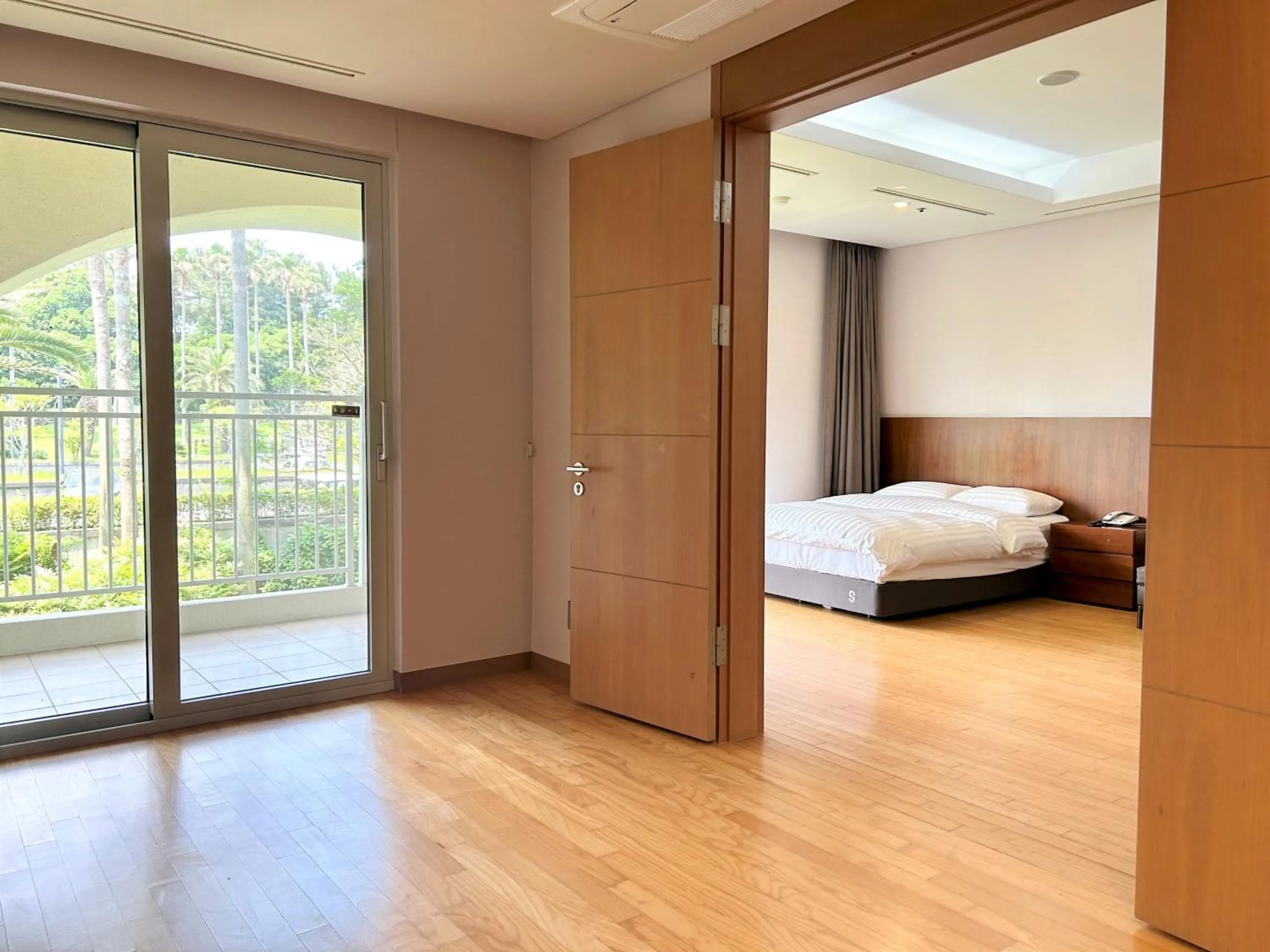 Bed in Sono Calm Jeju