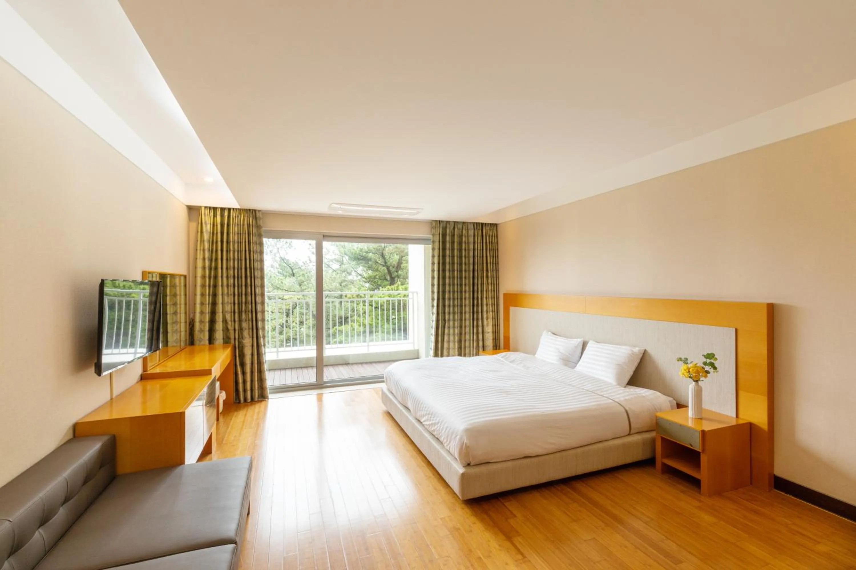 Bed in Sono Calm Jeju