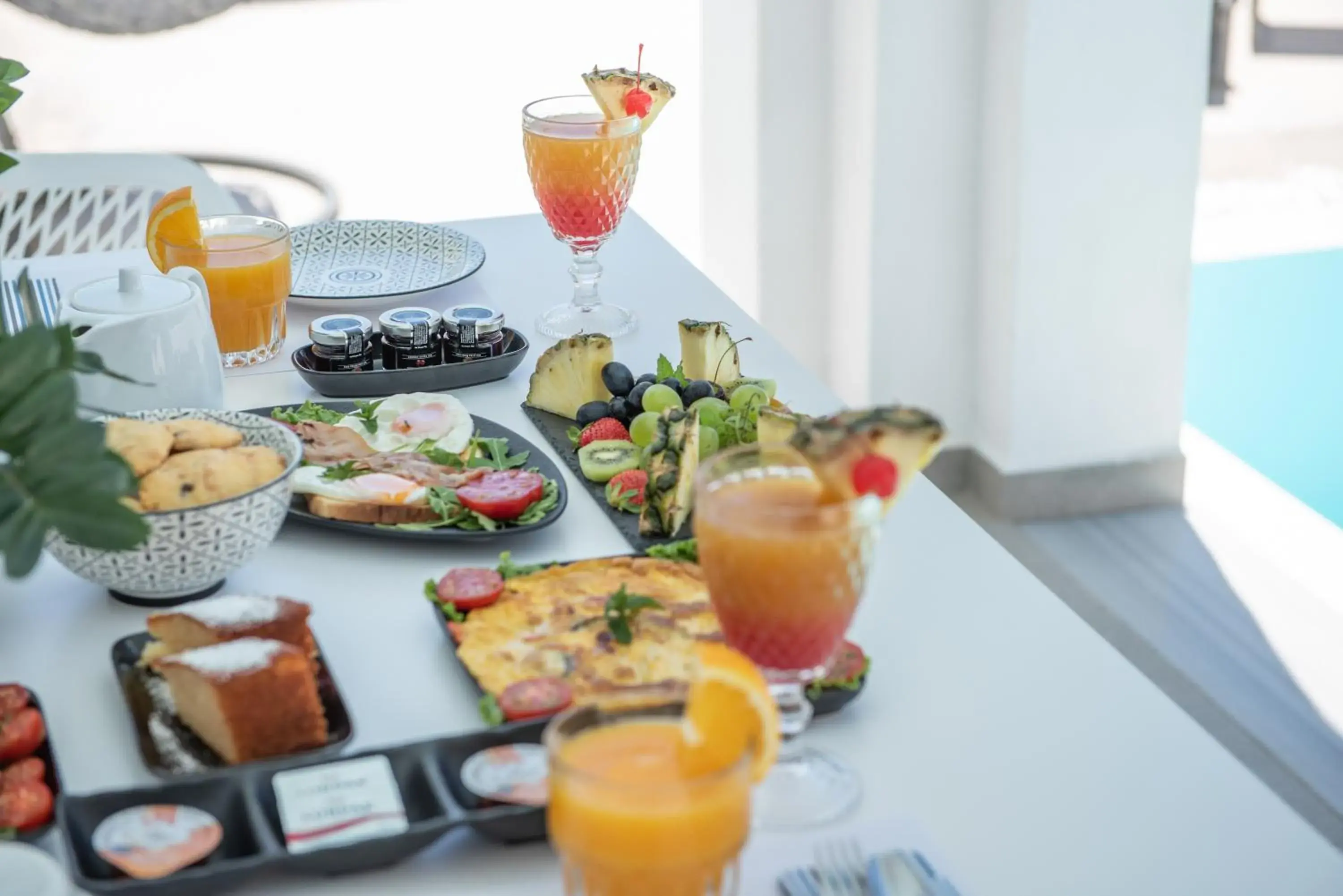 White Harmony Suites White Harmony Suites