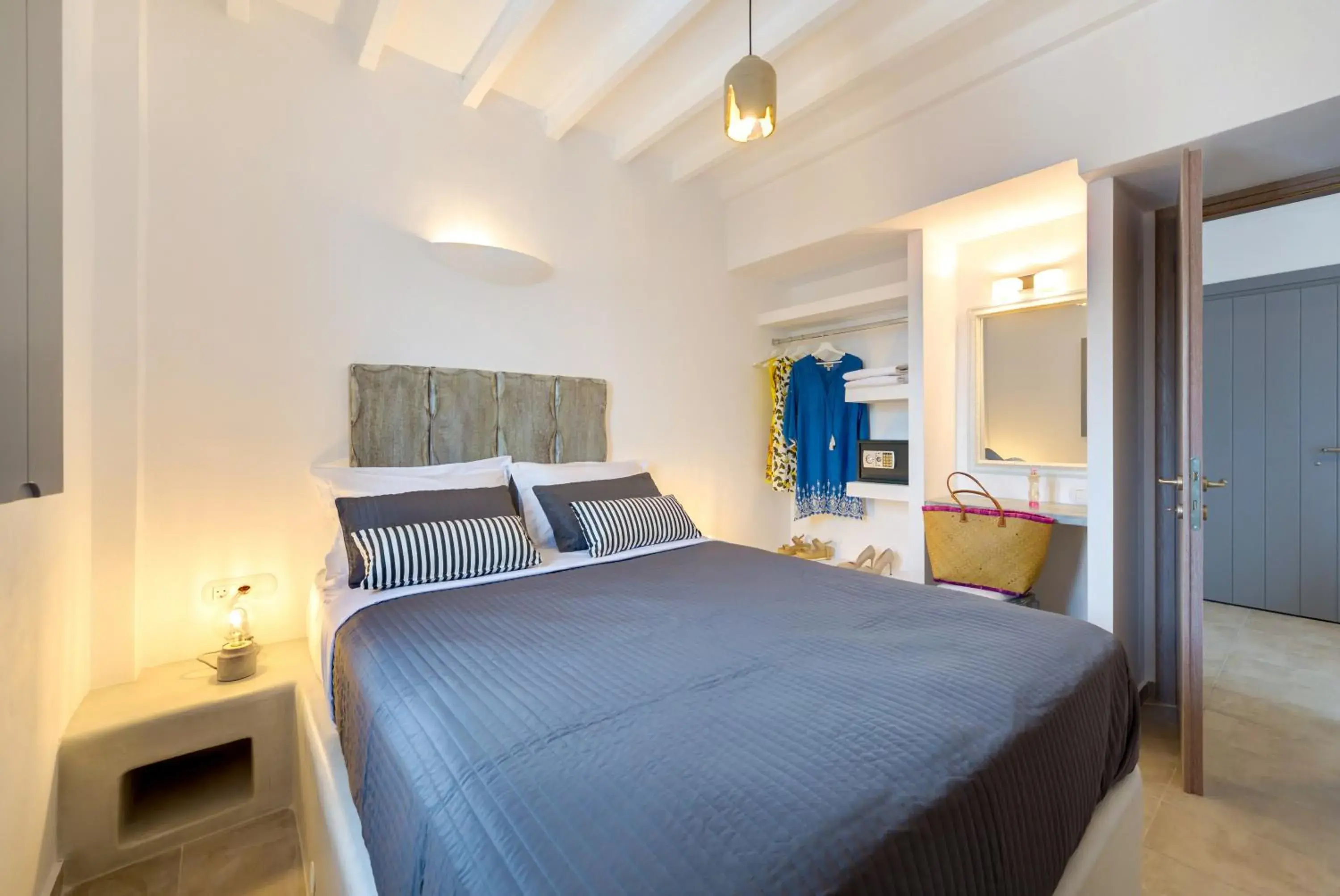 Bed in White Harmony Suites Bed in White Harmony Suites