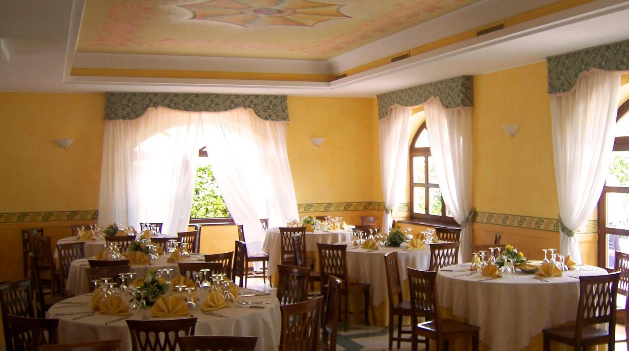 Restaurant/places to eat in Hotel Del Sole
