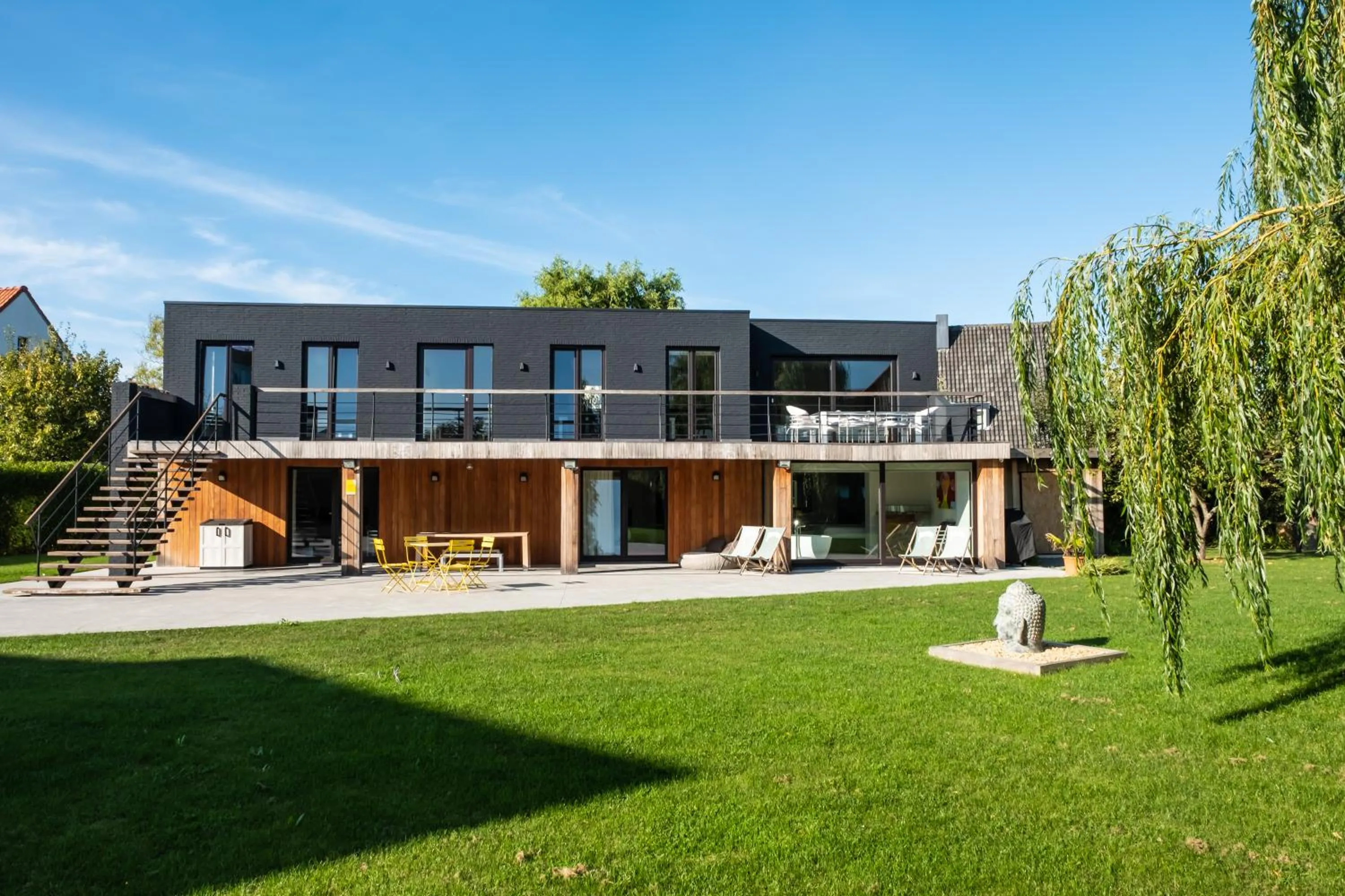 Property building in Villa Farfalla