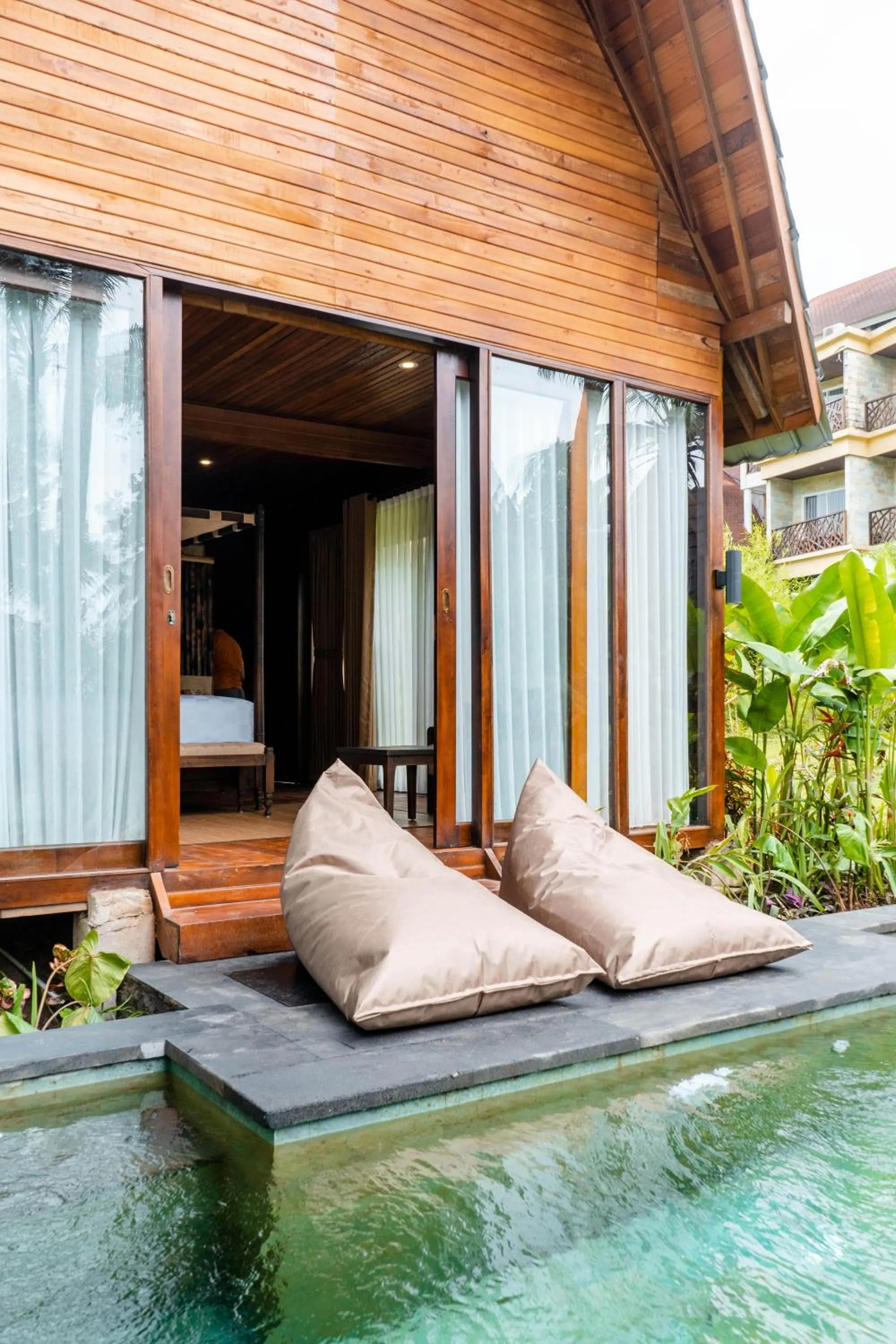 Swimming pool in Wadari Retreat Villa Ubud