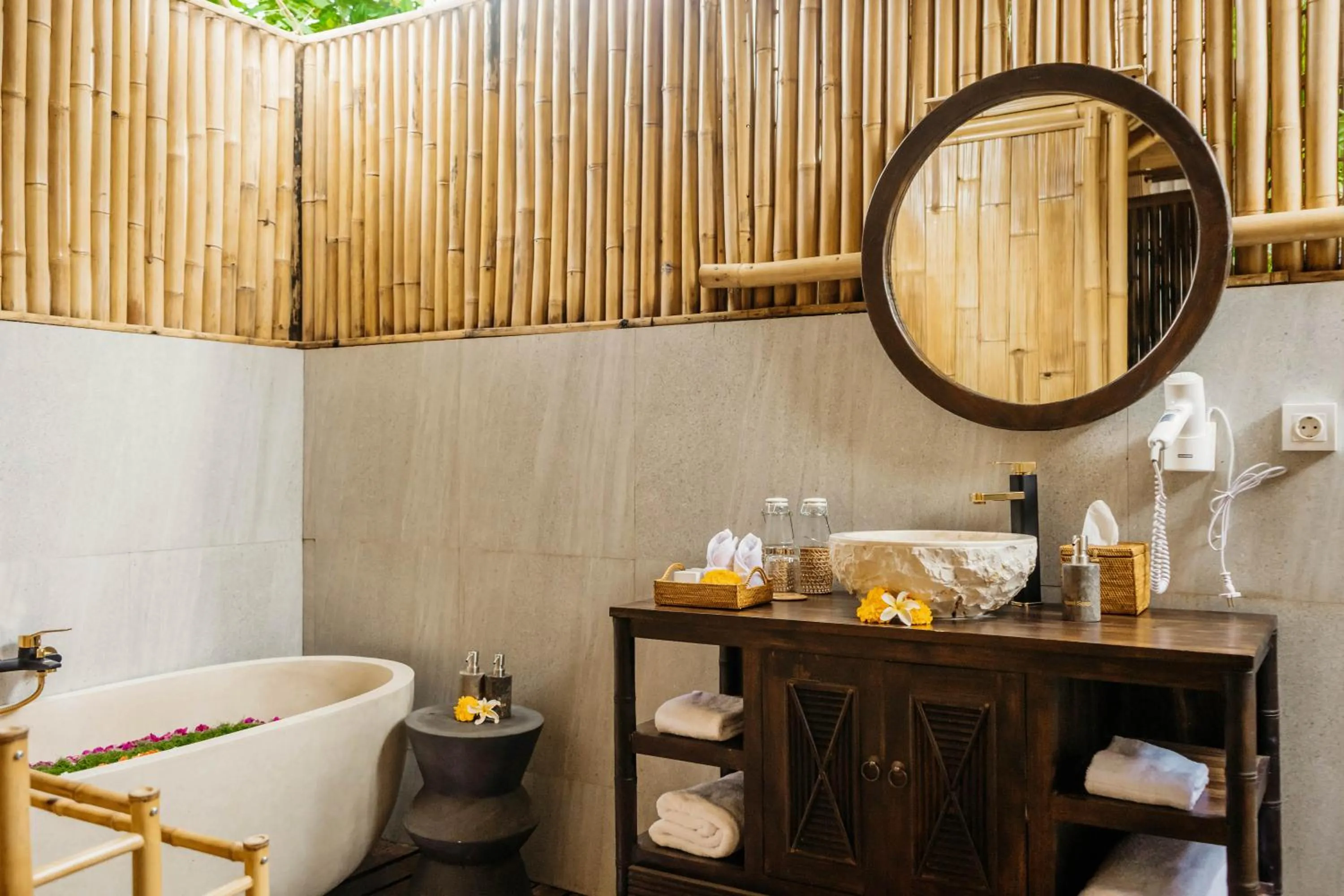 Bathroom in Wadari Retreat Villa Ubud