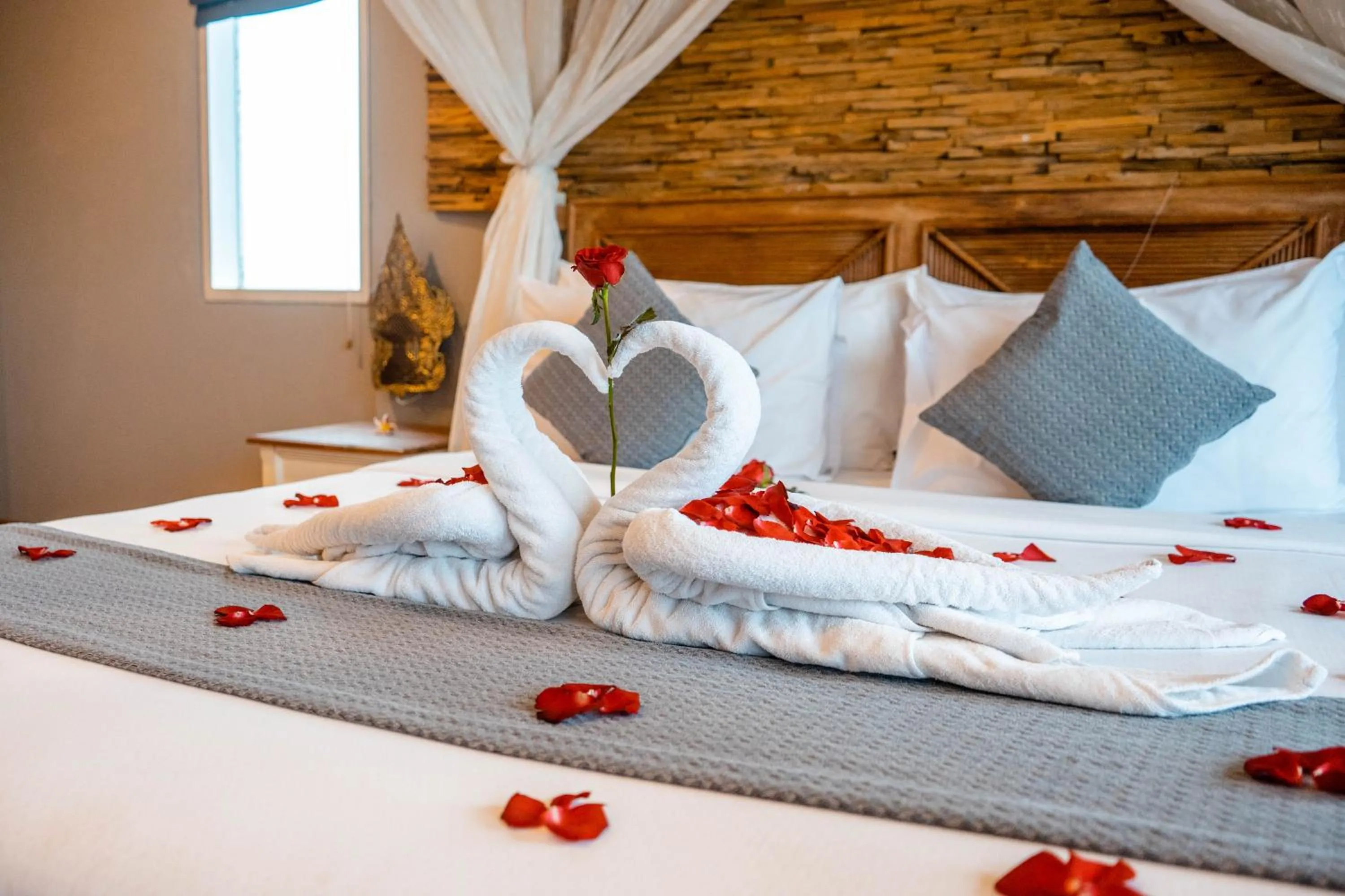 Bed in Wadari Retreat Villa Ubud