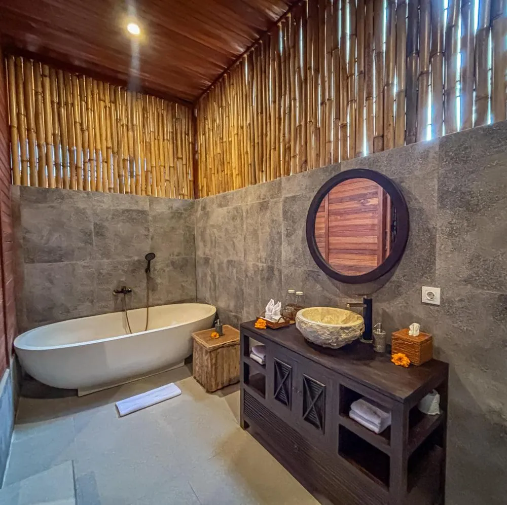 Bathroom in Wadari Retreat Villa Ubud