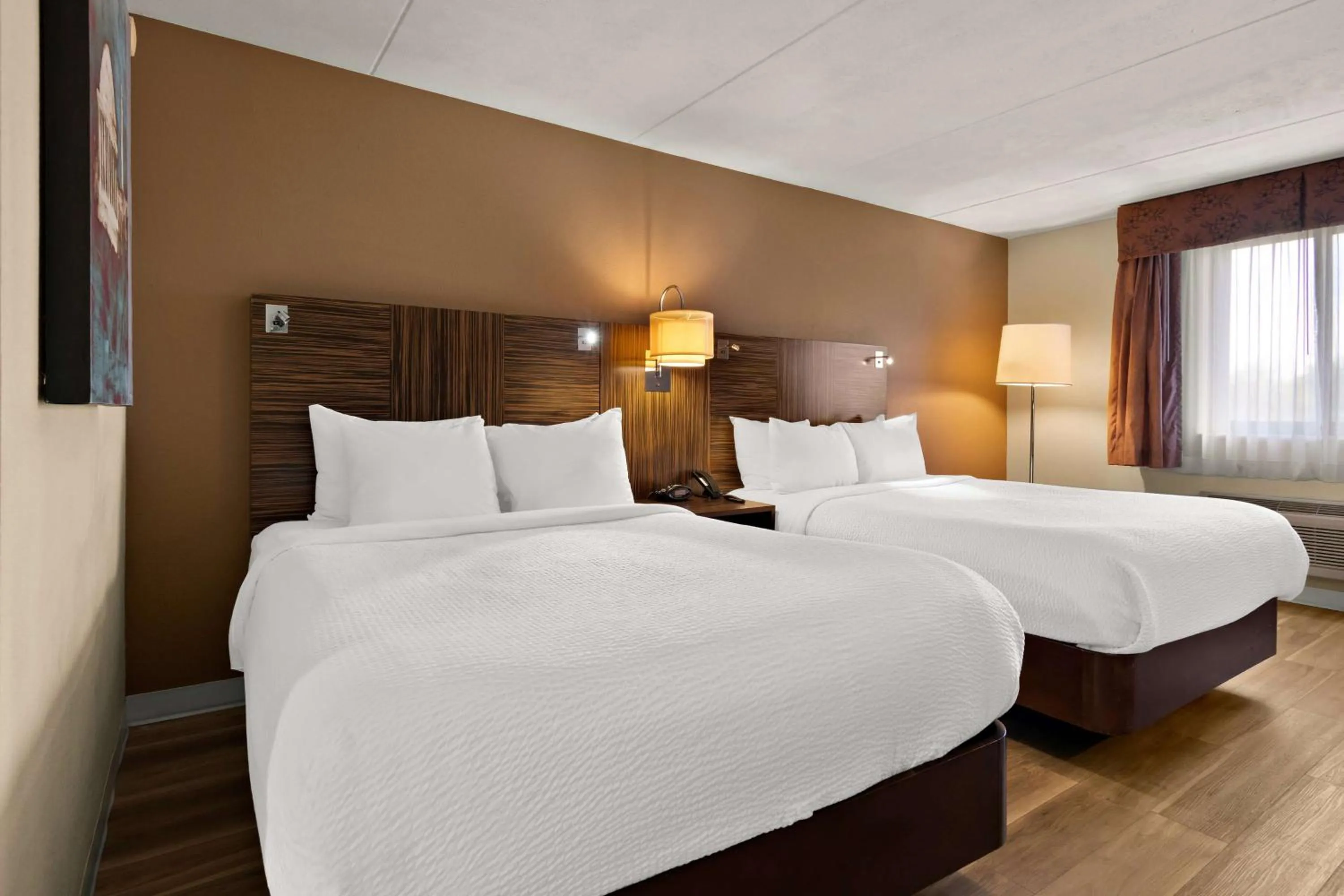 Photo of the whole room, Bed in Ramada by Wyndham Harrisburg/Hershey Area