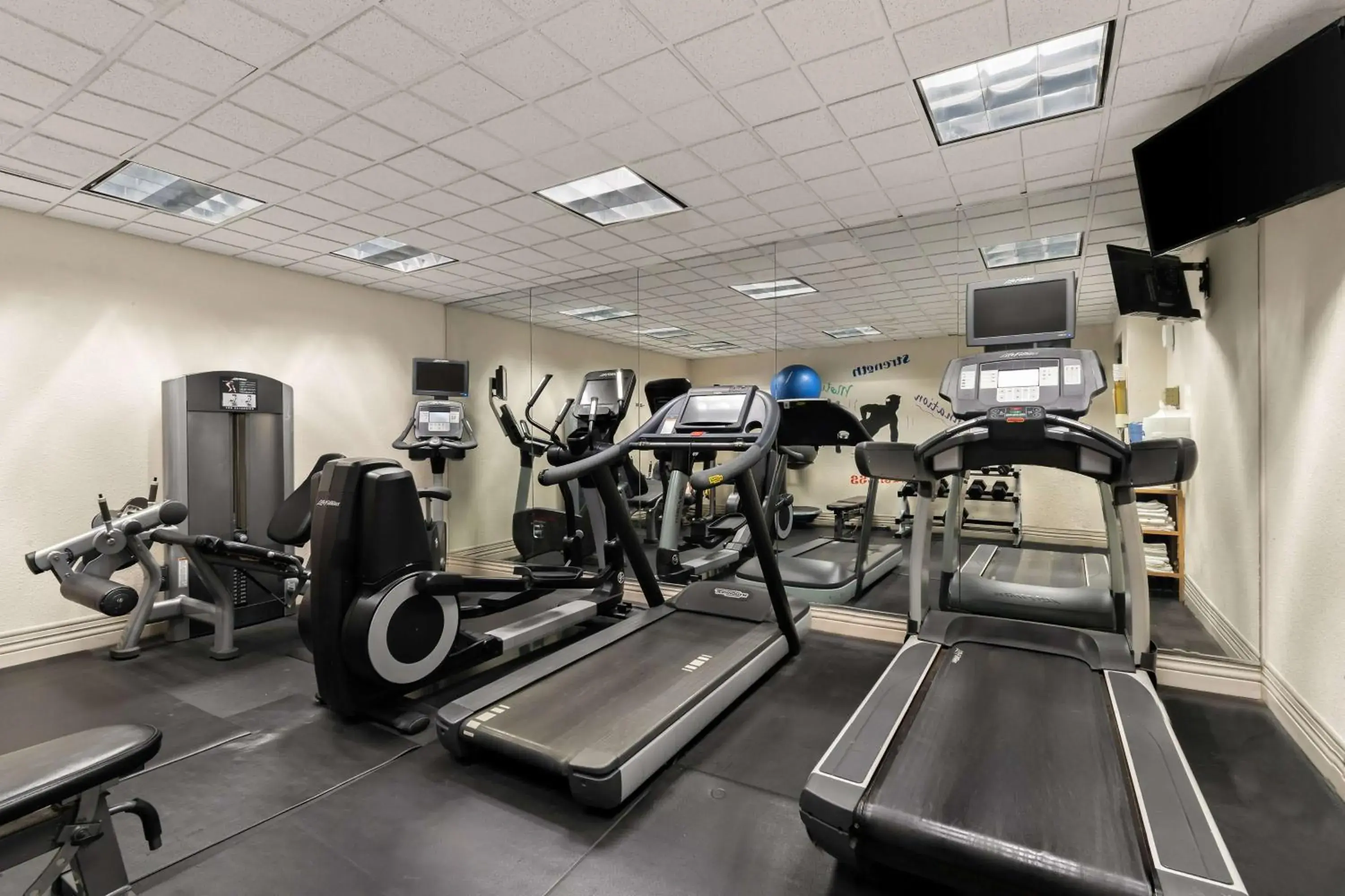 Fitness centre/facilities in Ramada by Wyndham Harrisburg/Hershey Area Fitness centre/facilities in Ramada by Wyndham Harrisburg/Hershey Area