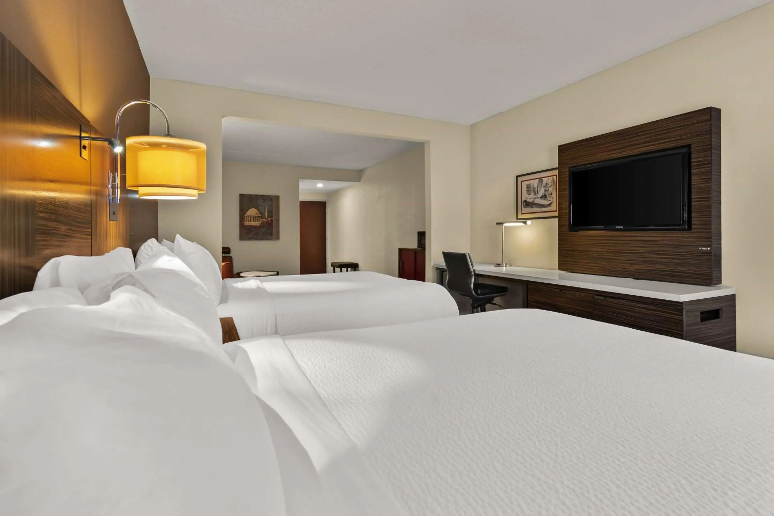 Photo of the whole room, Bed in Ramada by Wyndham Harrisburg/Hershey Area