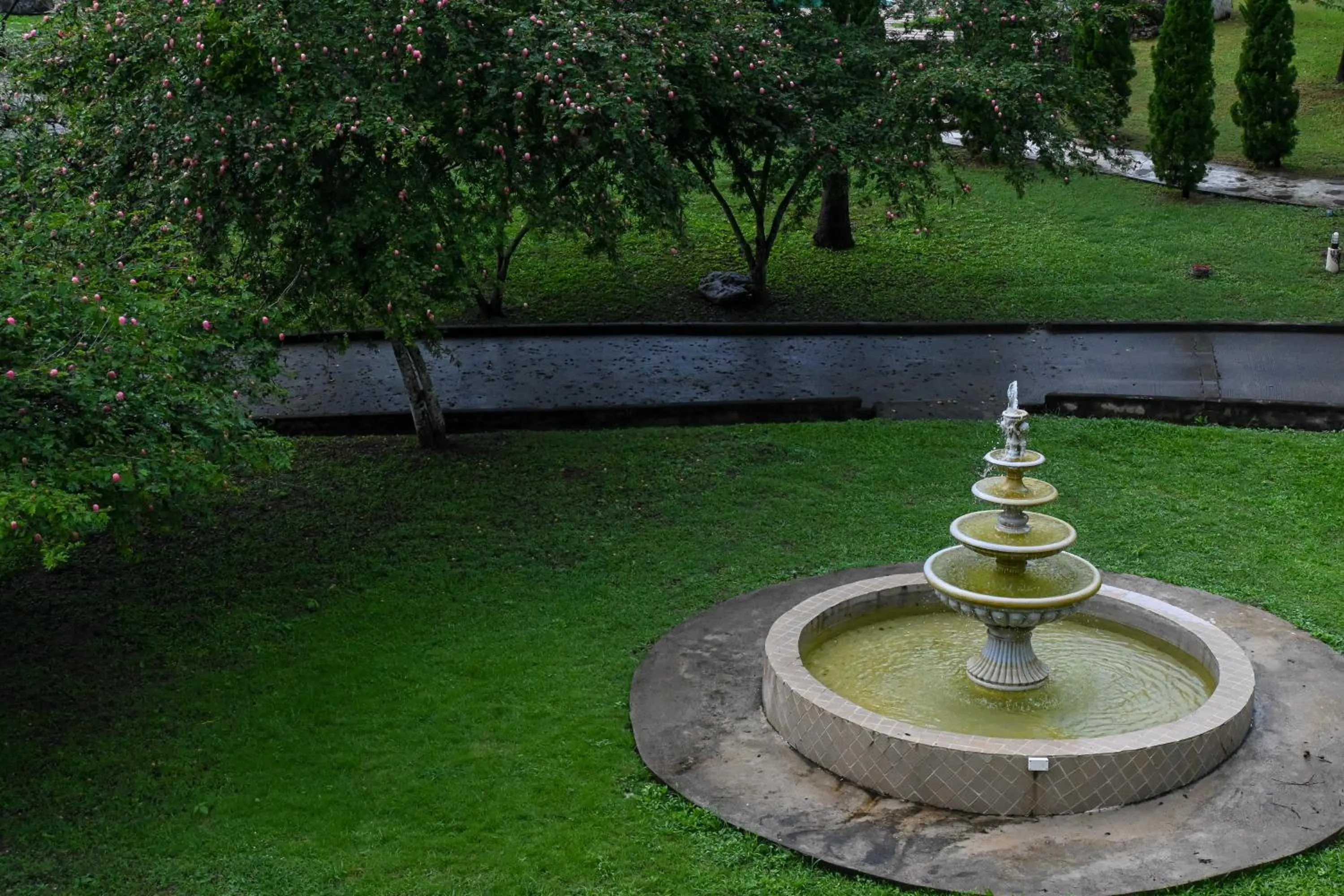 Garden view in Swiss Valley Hip Resort