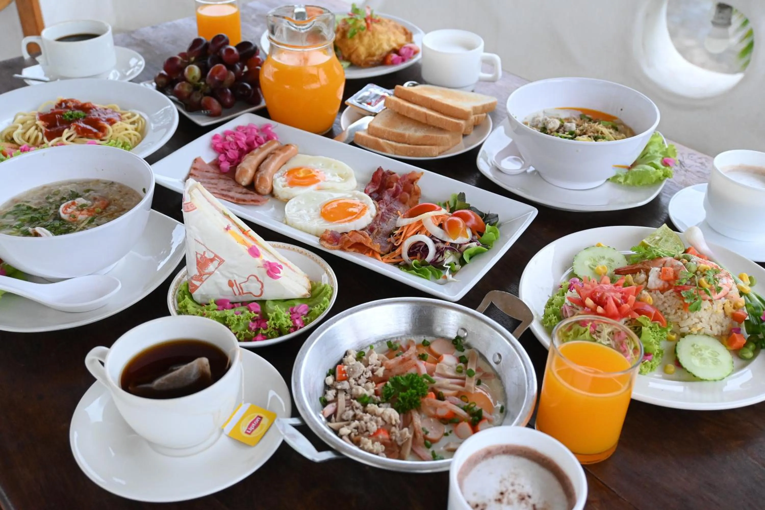 Buffet breakfast in Swiss Valley Hip Resort