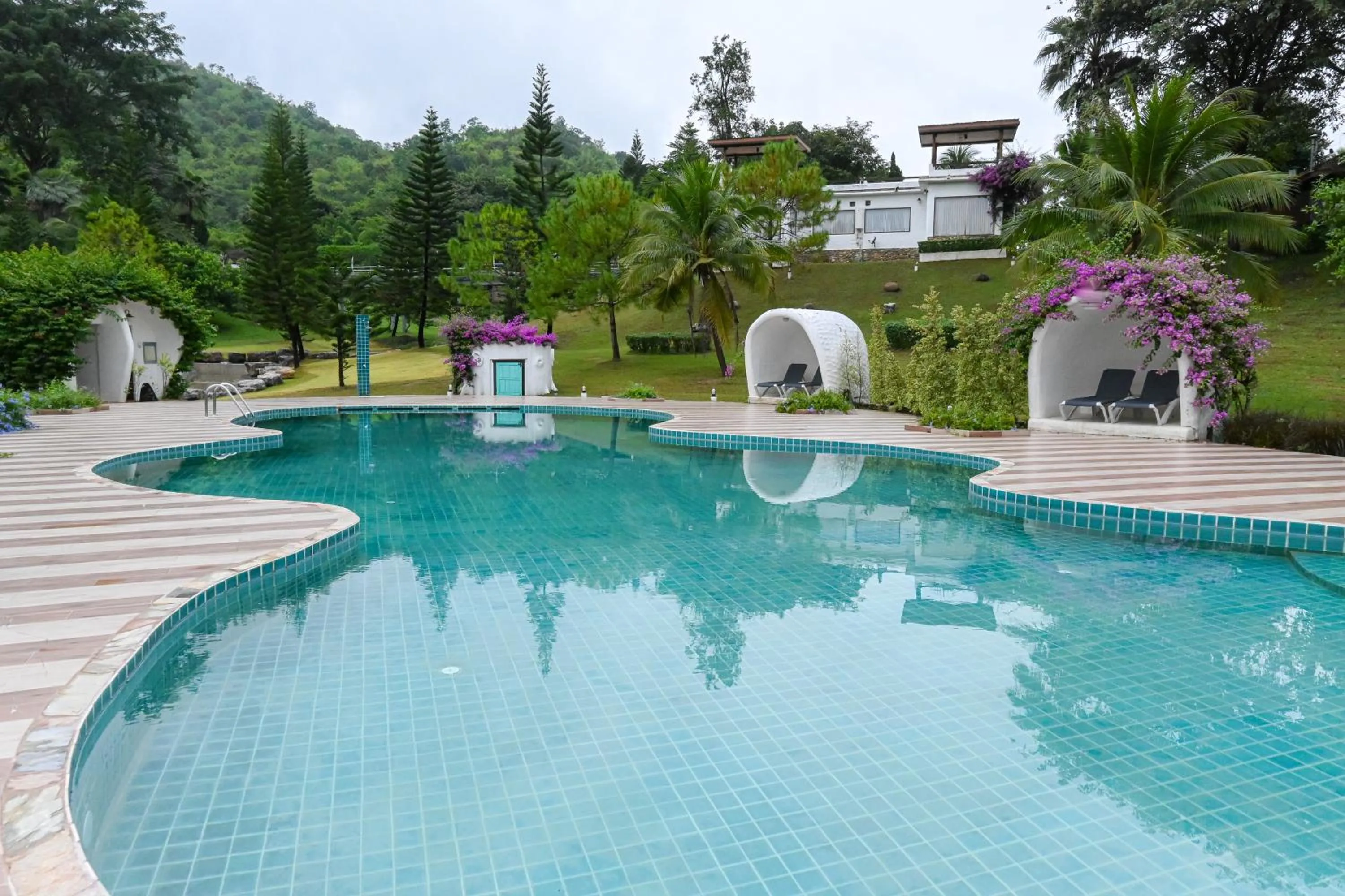 Swimming pool in Swiss Valley Hip Resort