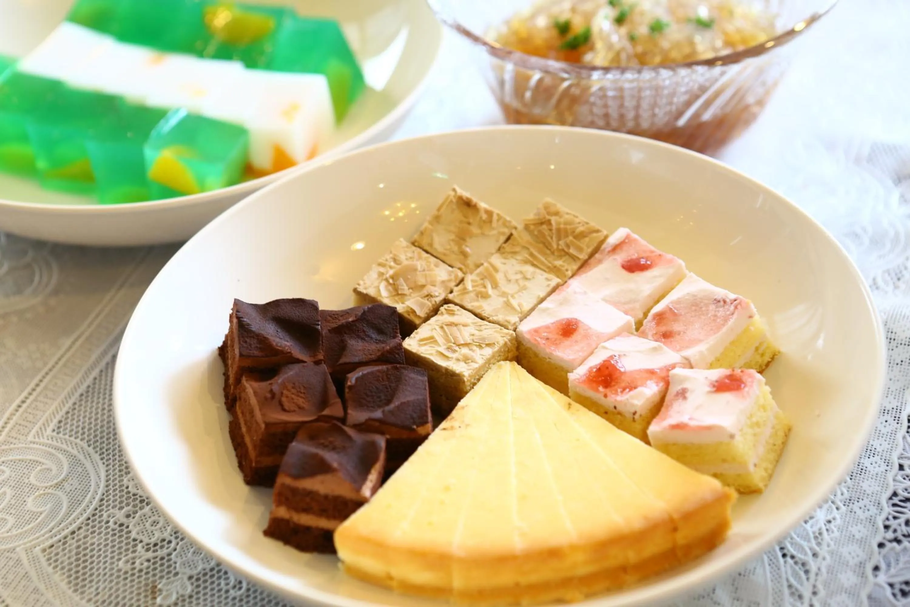 Buffet breakfast in Chino Sky View Hotel