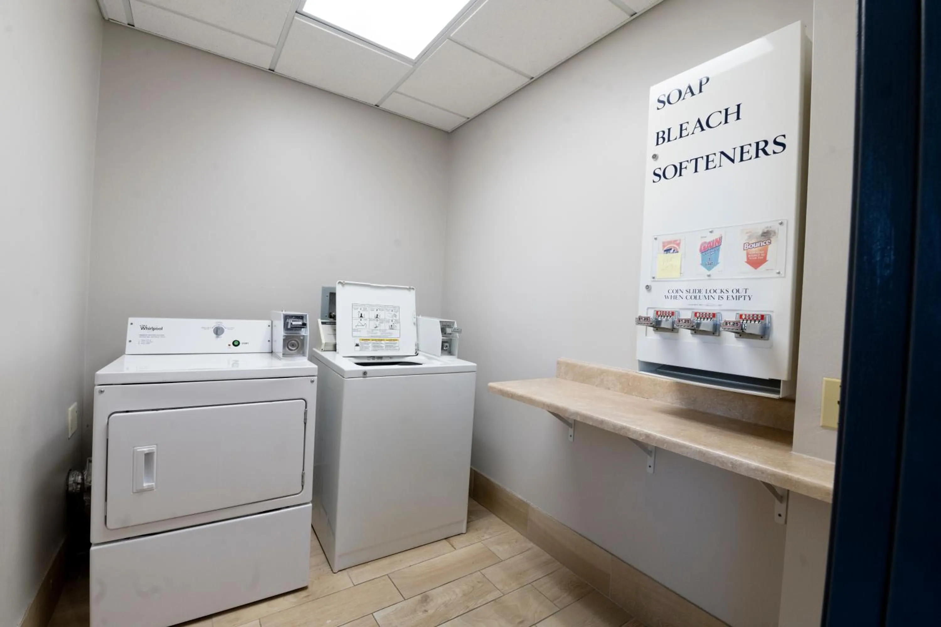 laundry in Country Inn & Suites by Radisson, Harrisburg - Hershey West, PA