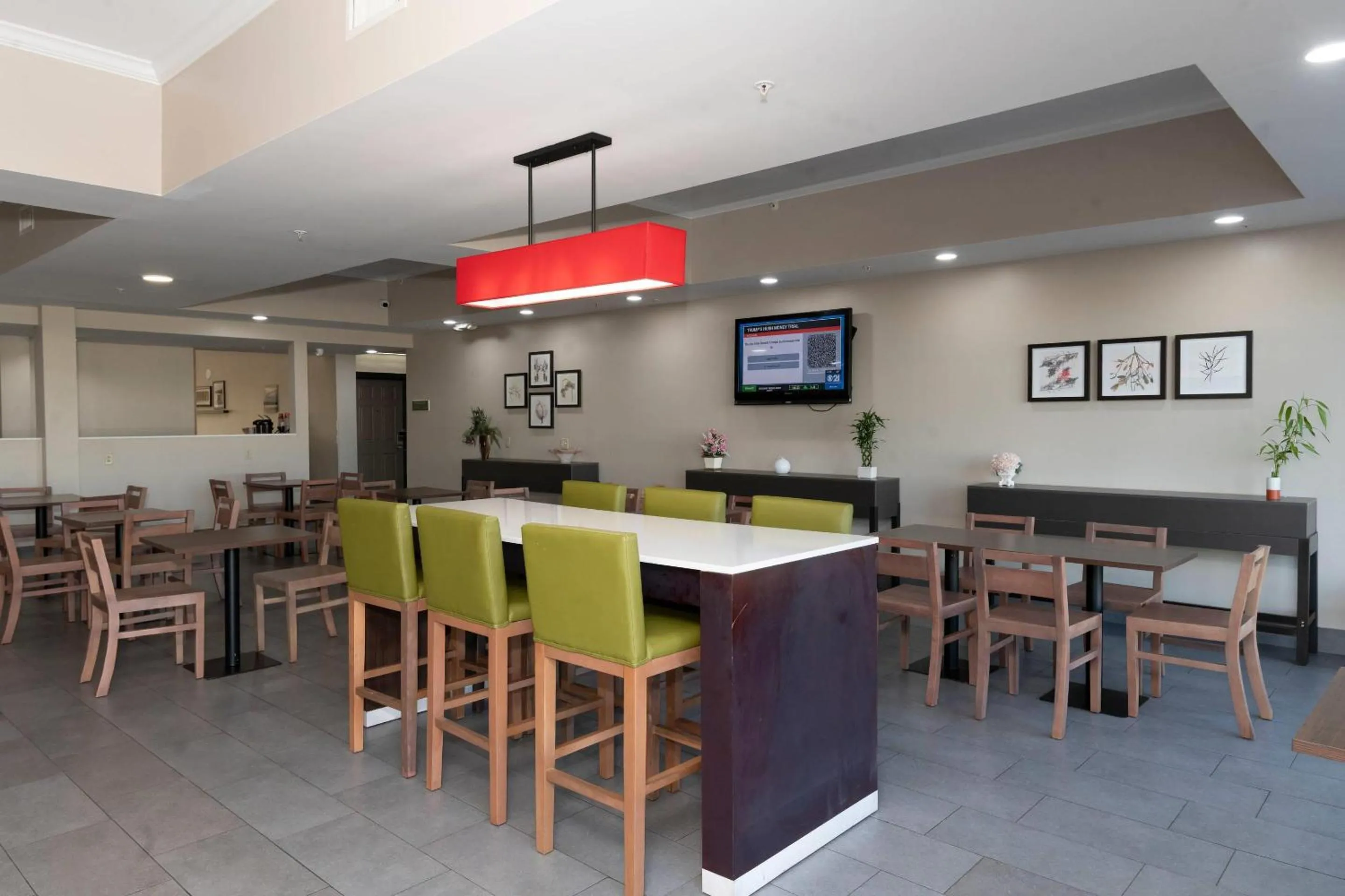 Breakfast in Country Inn & Suites by Radisson, Harrisburg - Hershey West, PA