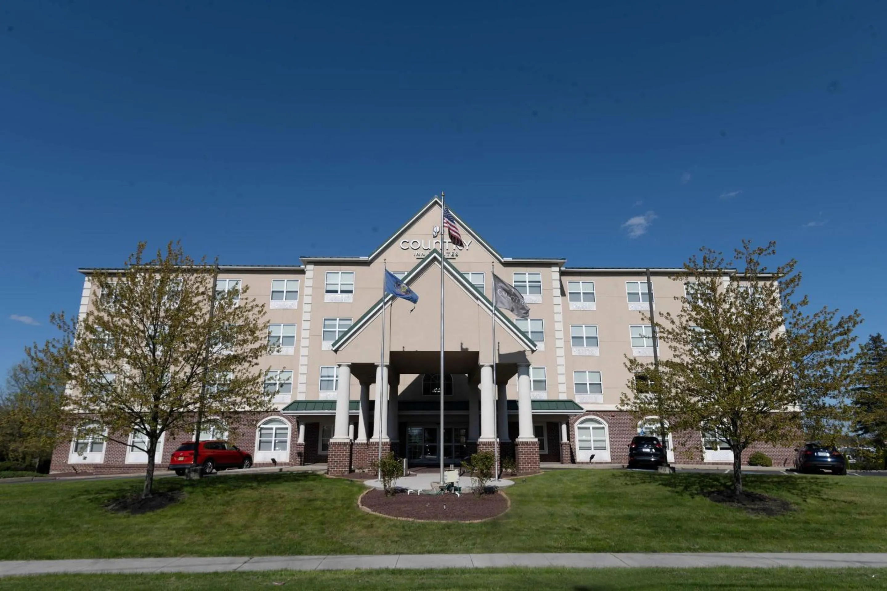 Property building in Country Inn & Suites by Radisson, Harrisburg - Hershey West, PA