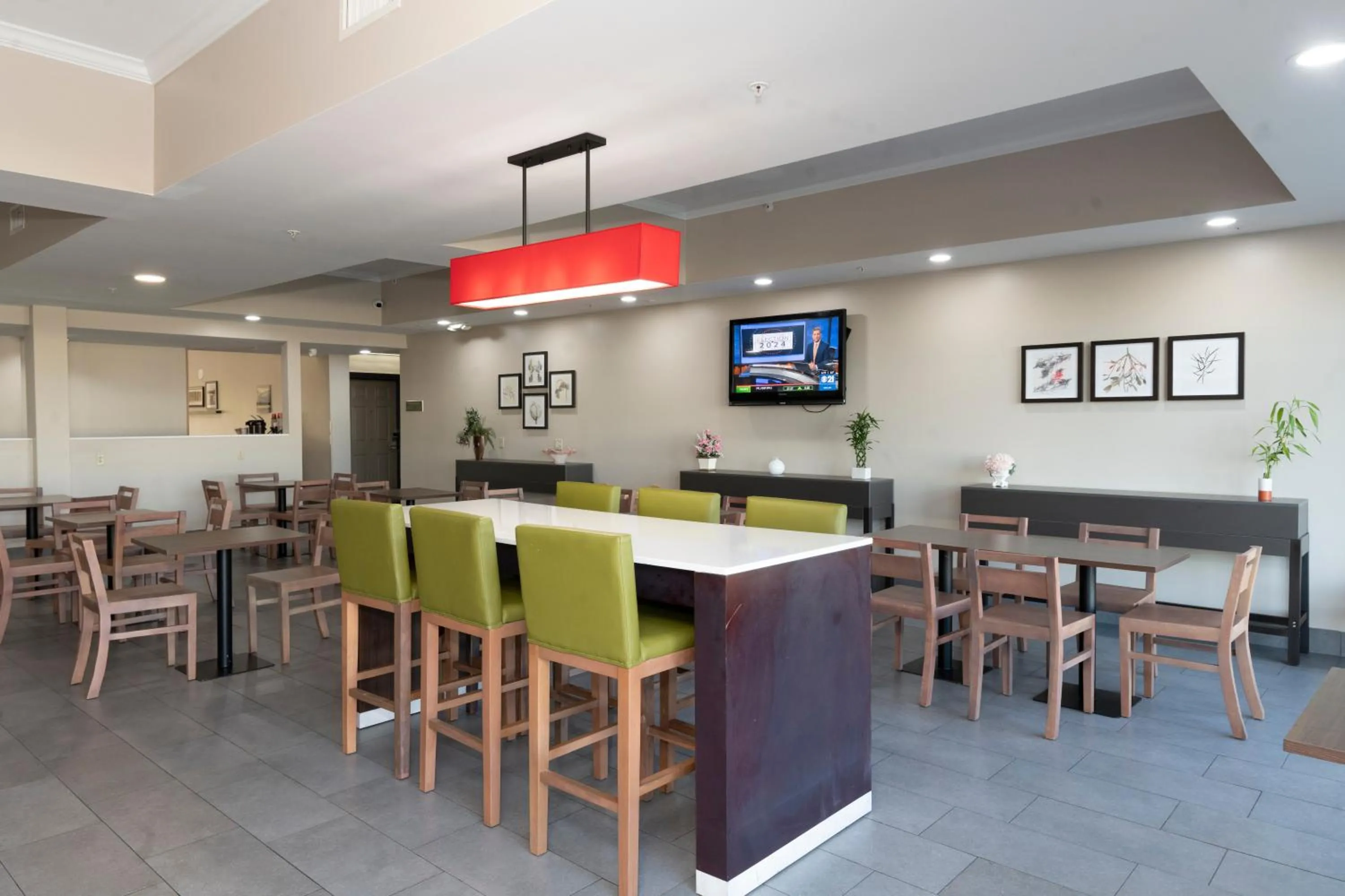 Breakfast in Country Inn & Suites by Radisson, Harrisburg - Hershey West, PA