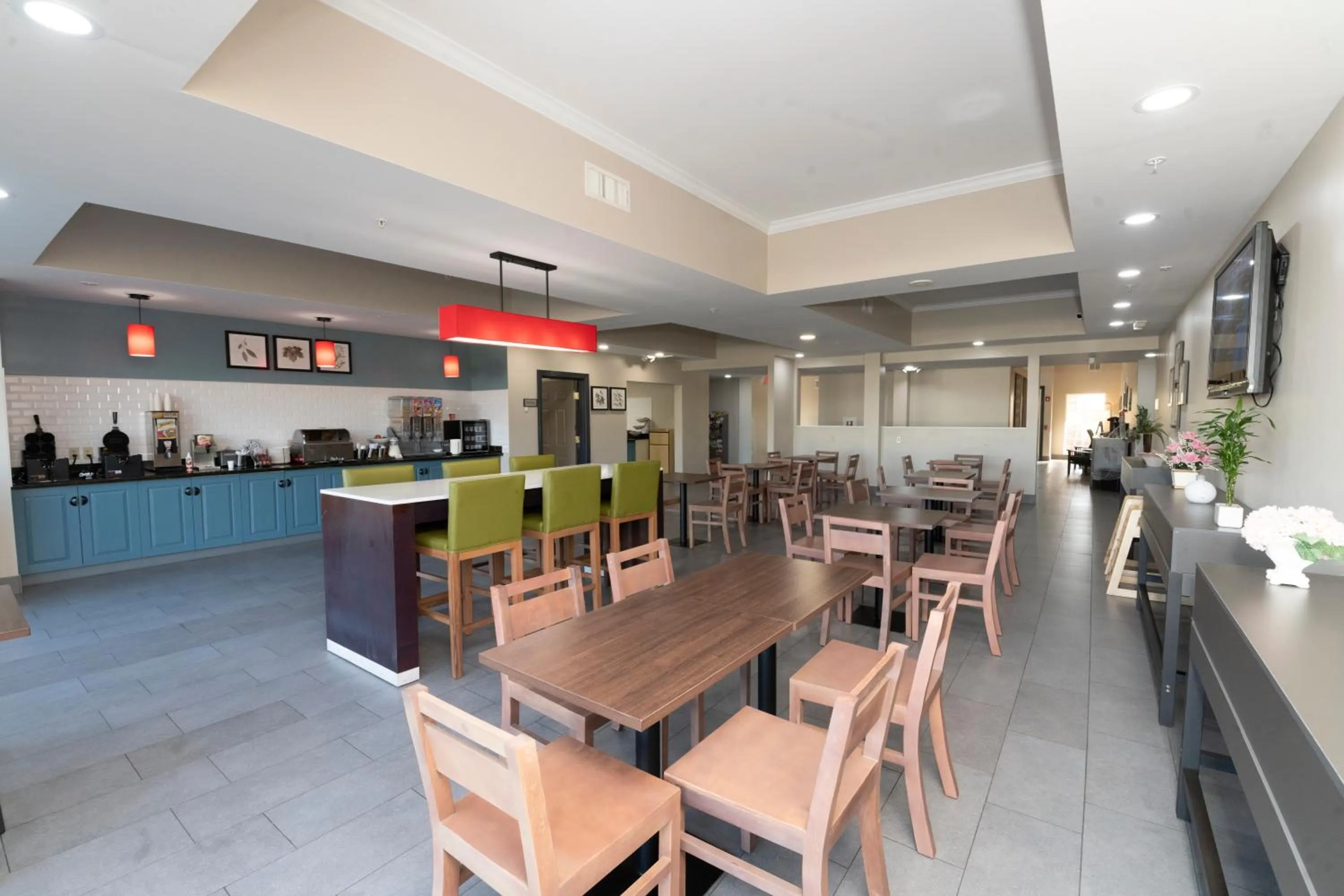 Breakfast in Country Inn & Suites by Radisson, Harrisburg - Hershey West, PA