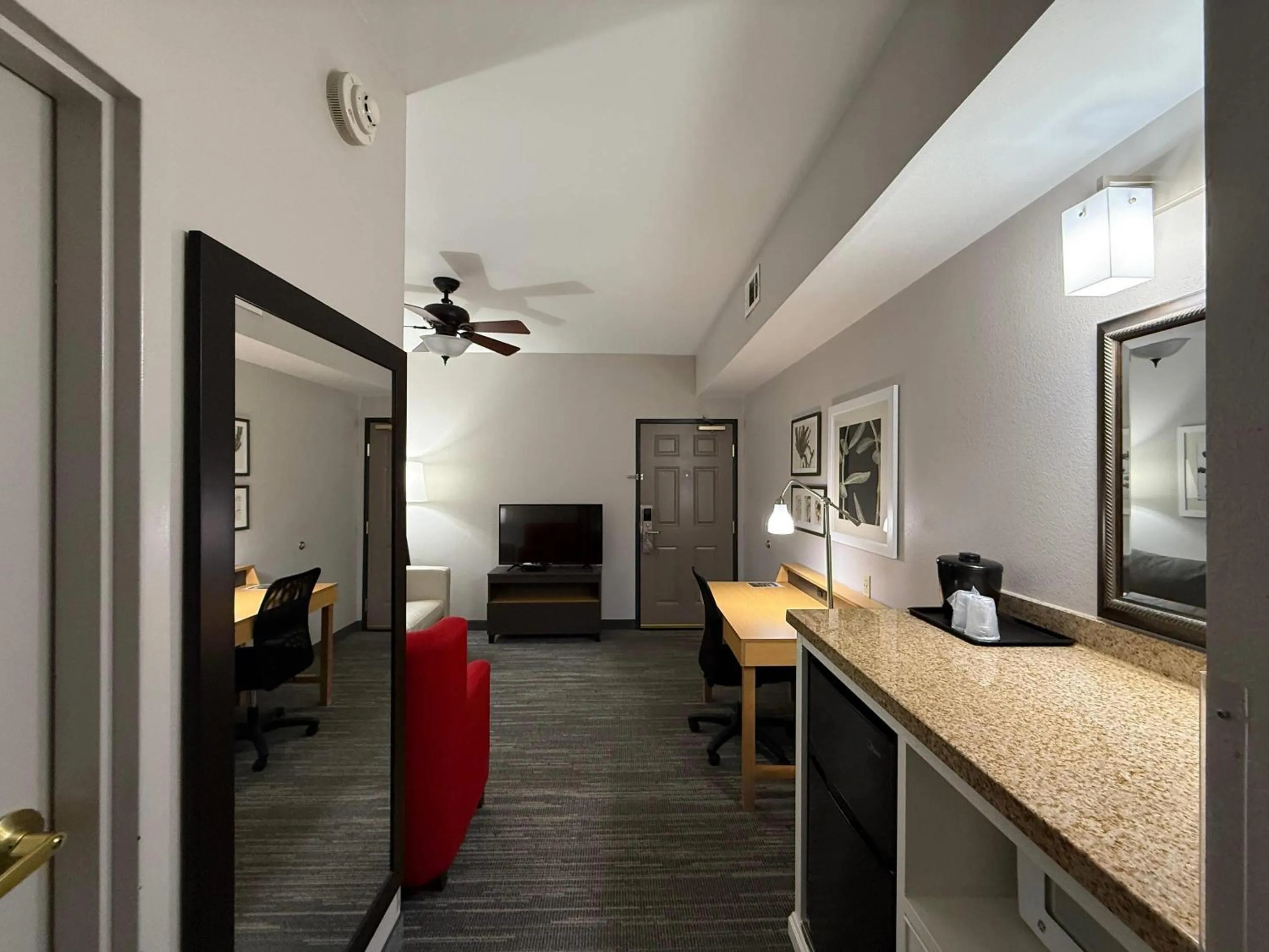 Bedroom in Country Inn & Suites by Radisson, Harrisburg - Hershey West, PA