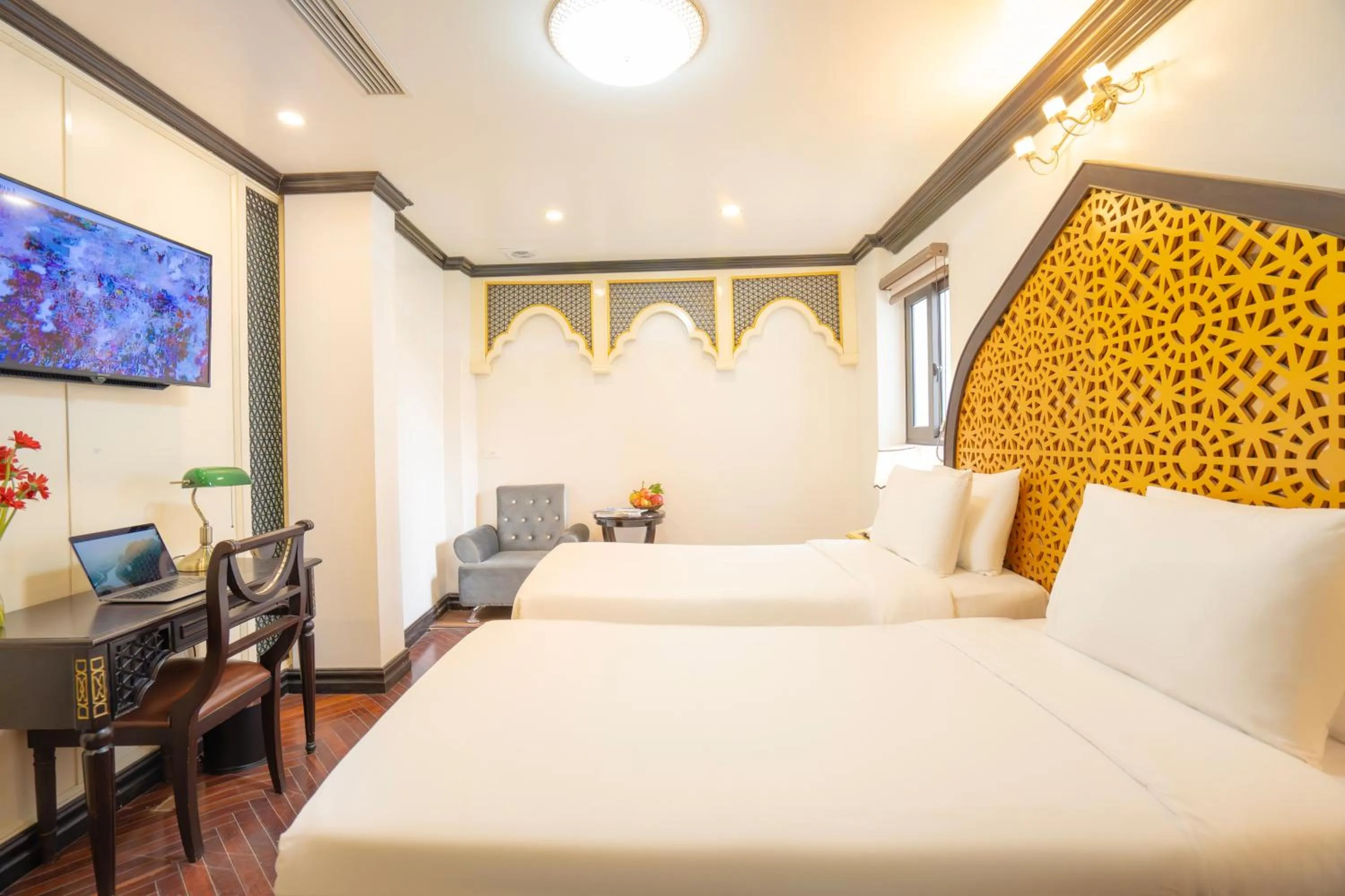 TV and multimedia, Bed in Hotel Du Palace