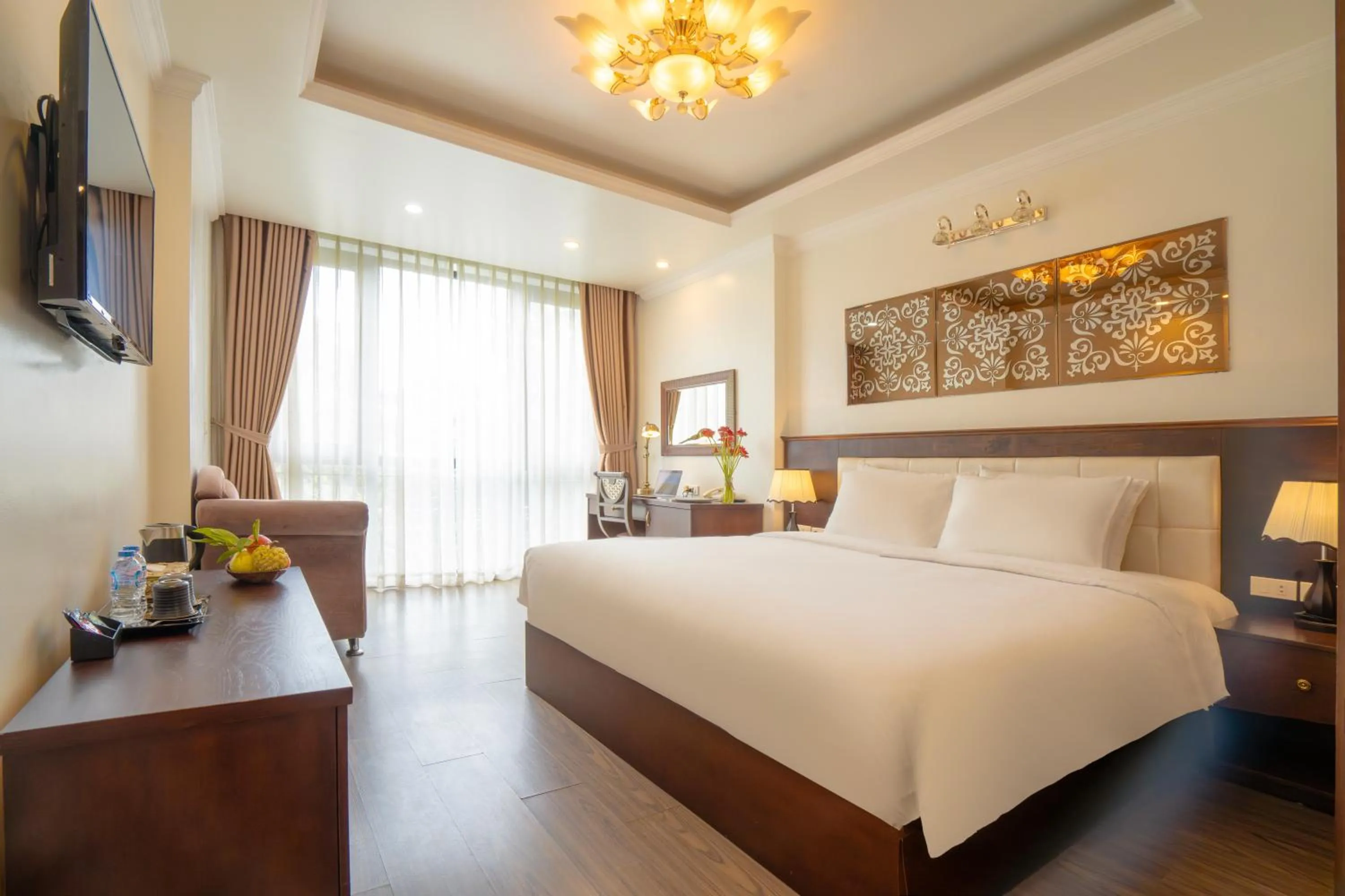 Communal lounge/ TV room, Bed in Hotel Du Palace