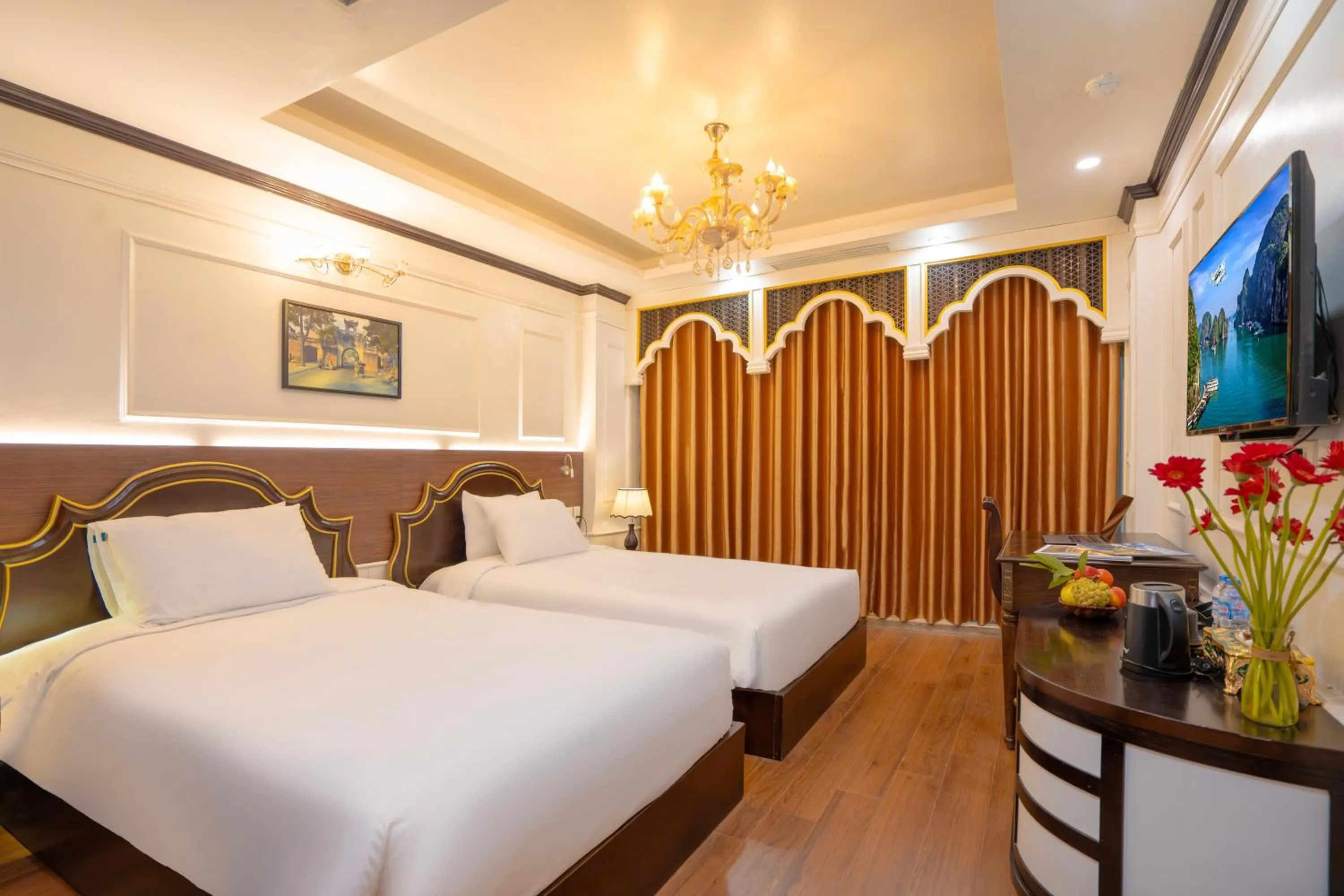 TV and multimedia, Bed in Hotel Du Palace