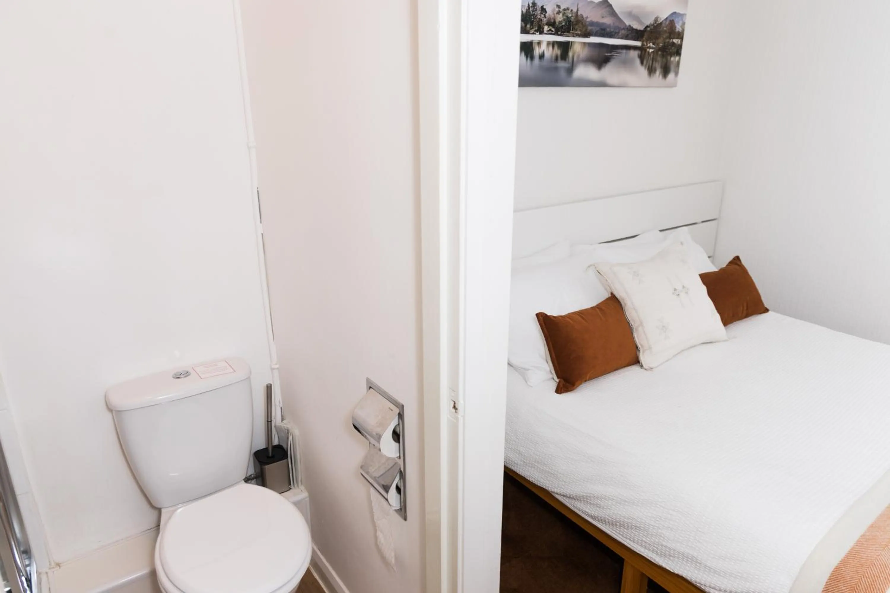 Bed in Denecrest Guest House