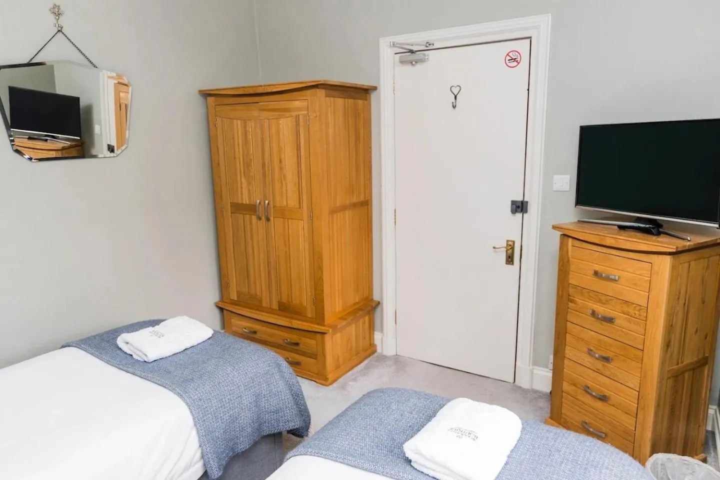 Bed in Denecrest Guest House