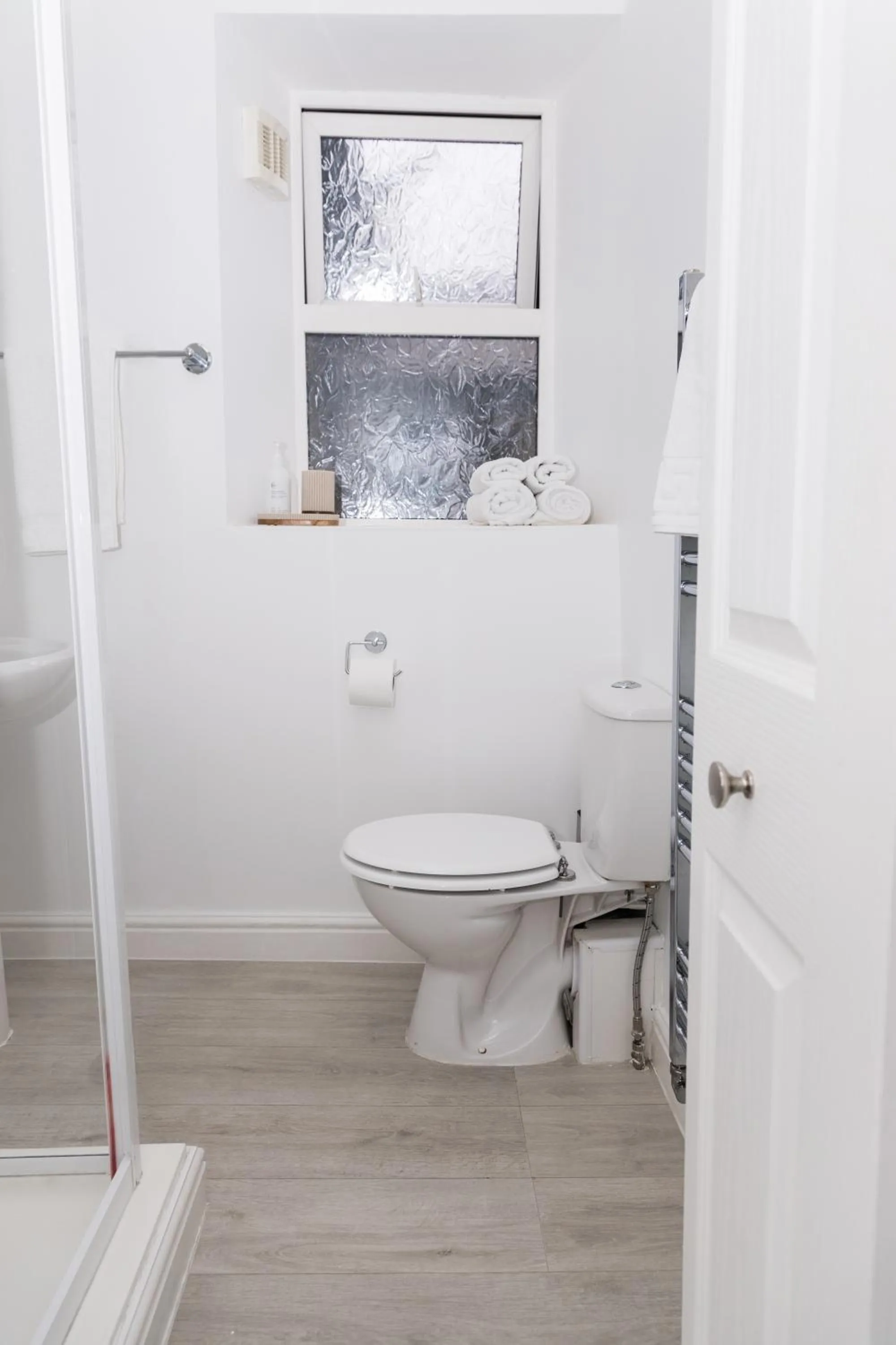 Bathroom in Denecrest Guest House