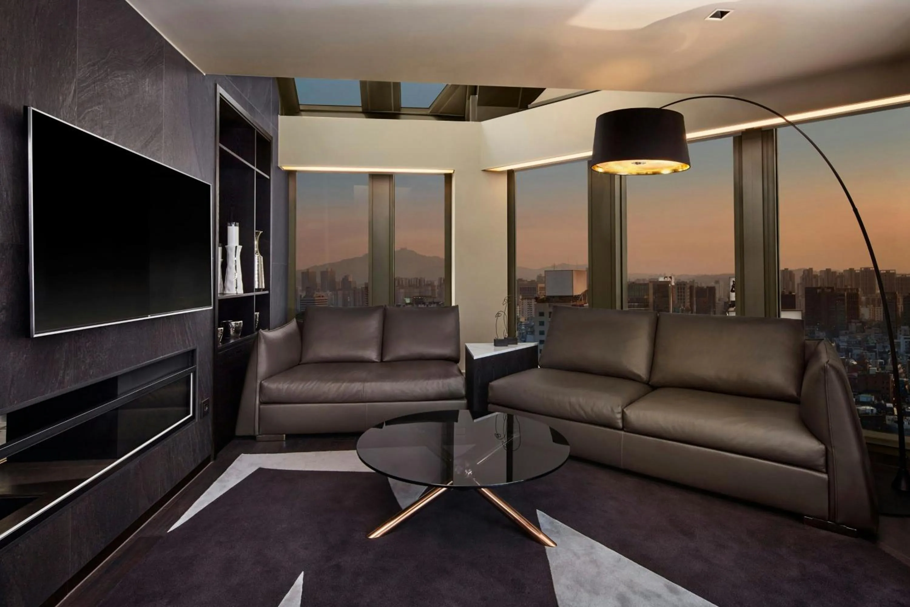 Living room in Four Points by Sheraton Seoul Gangnam