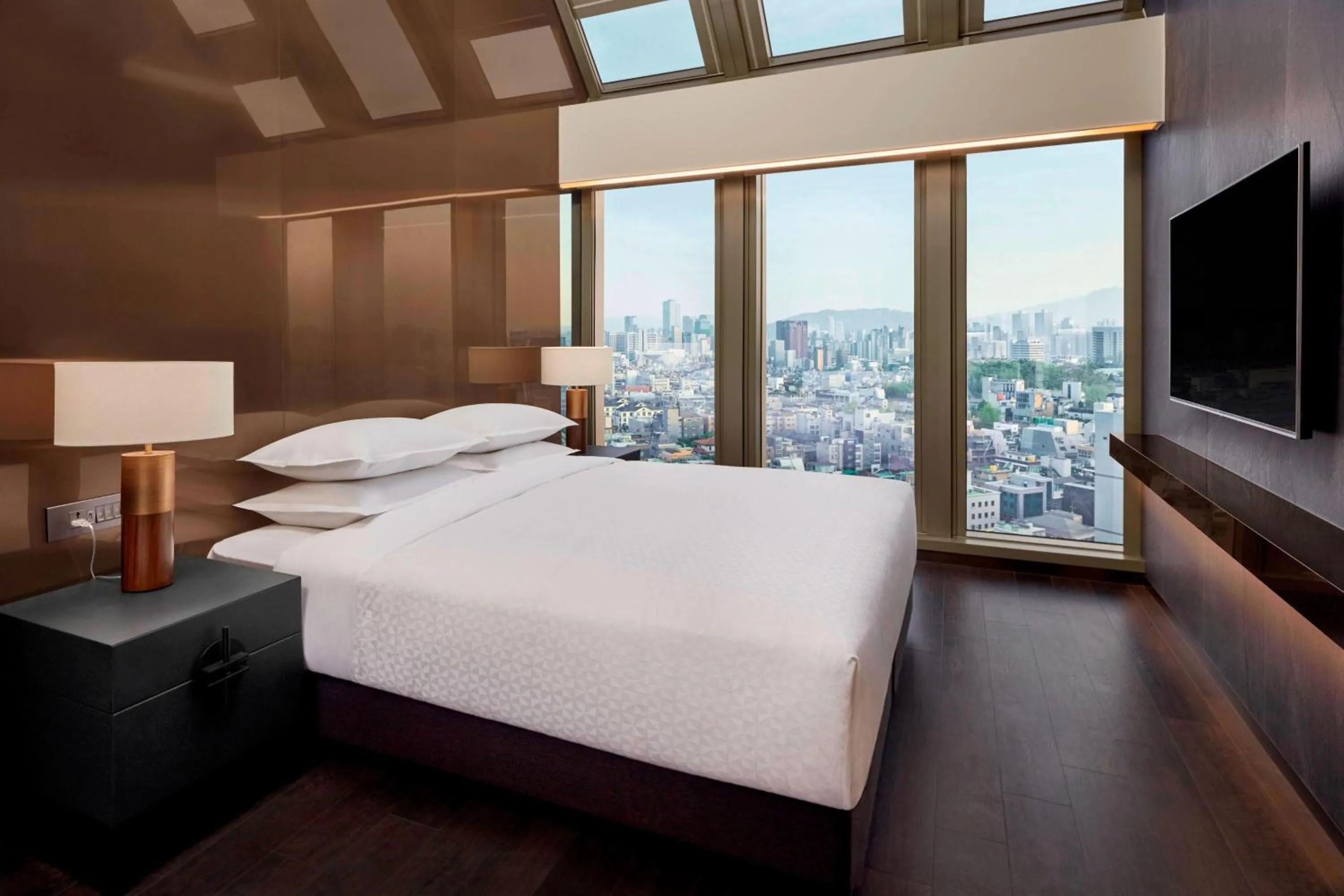 Photo of the whole room, Bed in Four Points by Sheraton Seoul Gangnam