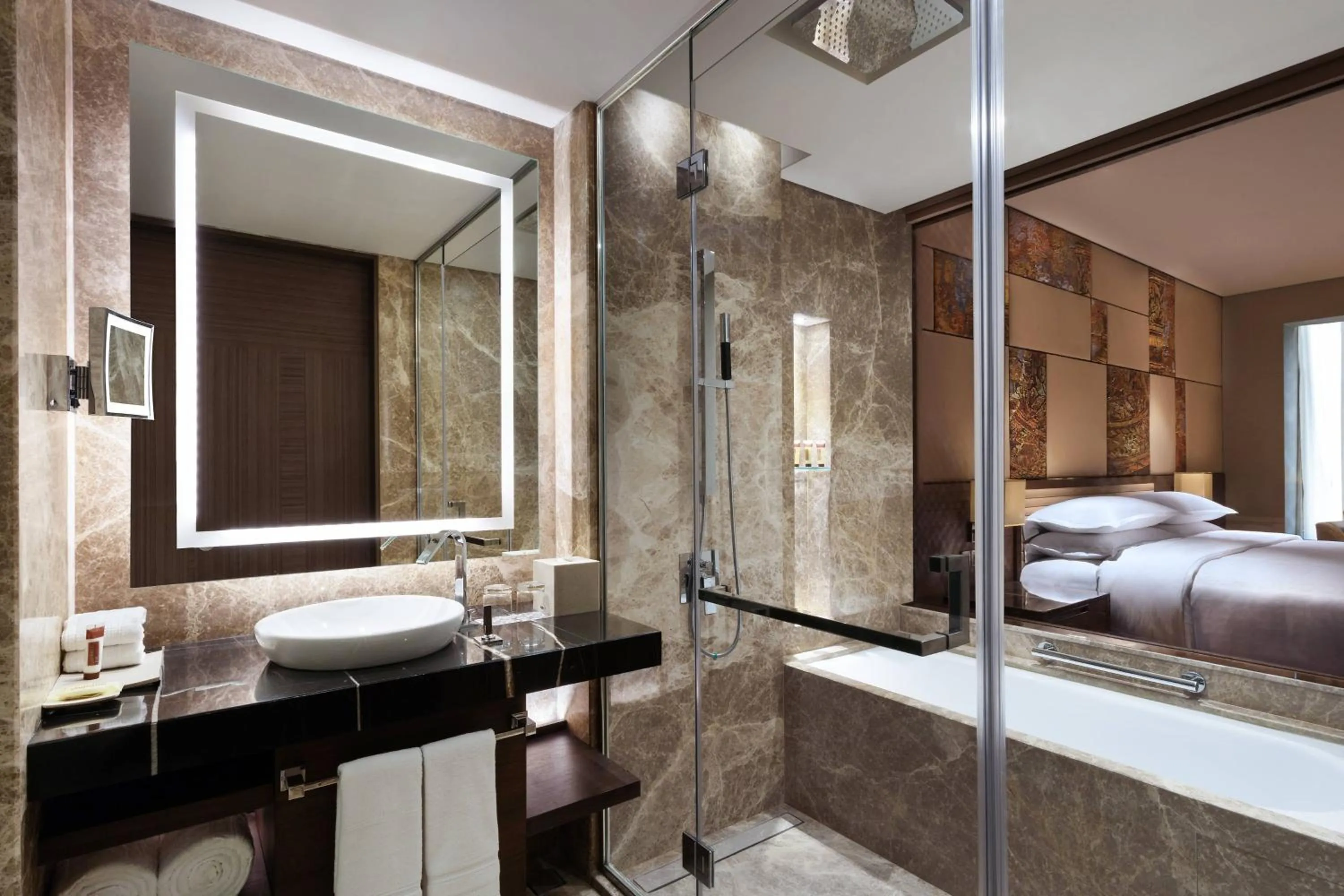 Bathroom, Bed in Sheraton Grand Bengaluru Whitefield Hotel & Convention Center