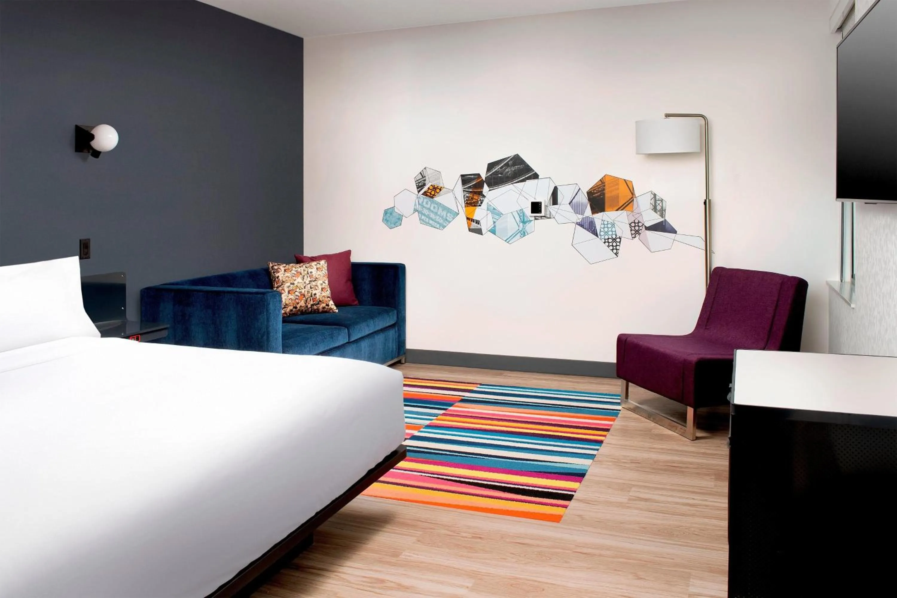 Photo of the whole room, Bed in Aloft Dublin-Pleasanton
