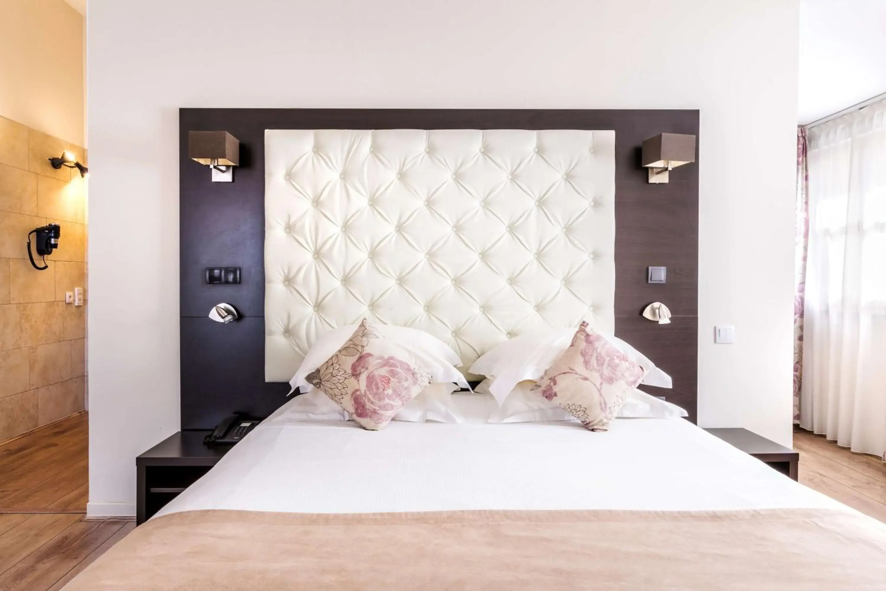 Photo of the whole room, Bed in Best Western Marquis de la Baume Photo of the whole room, Bed in Best Western Marquis de la Baume