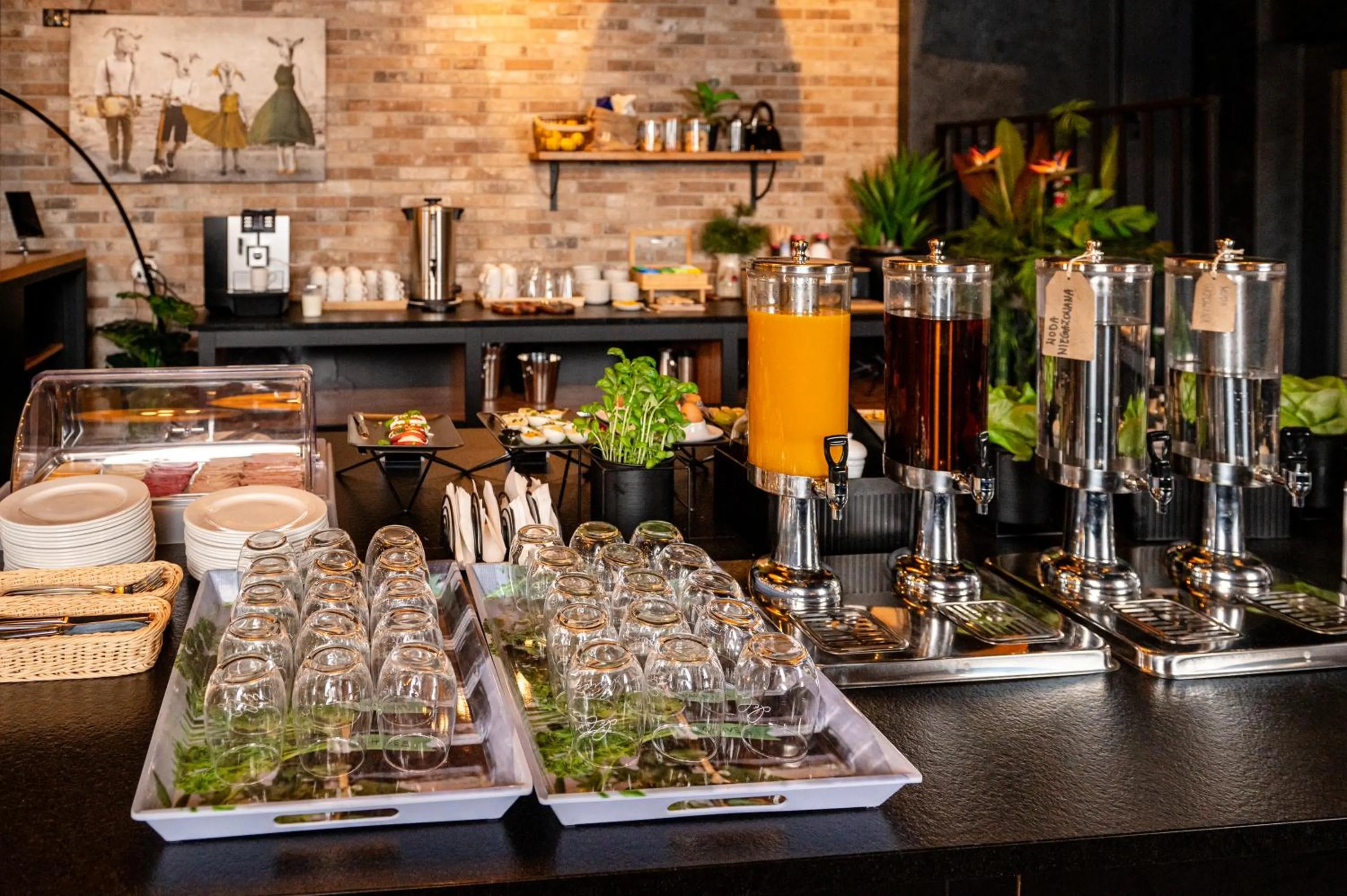 Breakfast in Hotel Wiki Sanok Events & Bowling