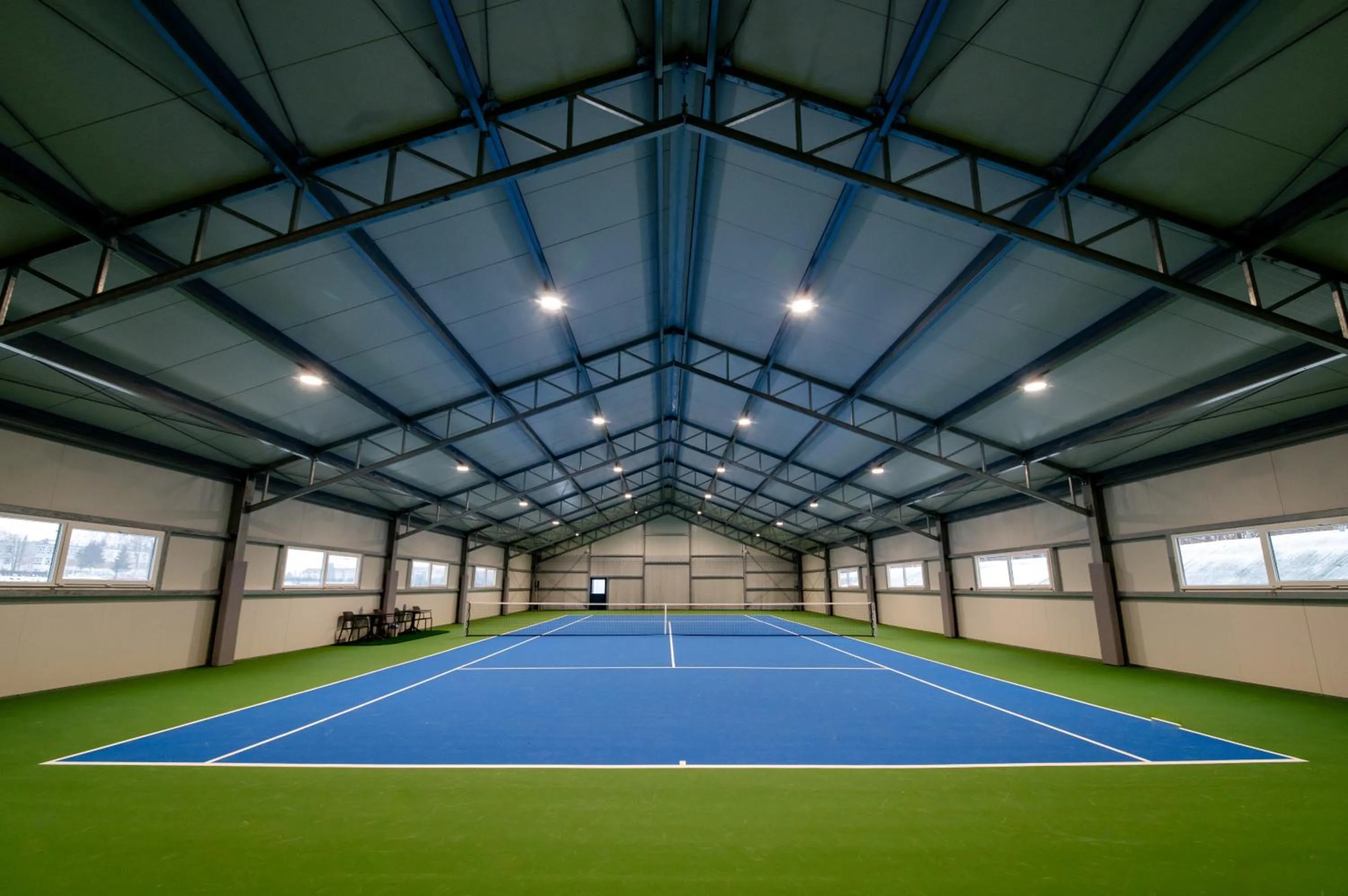 Tennis court in Hotel Wiki Sanok Events & Bowling