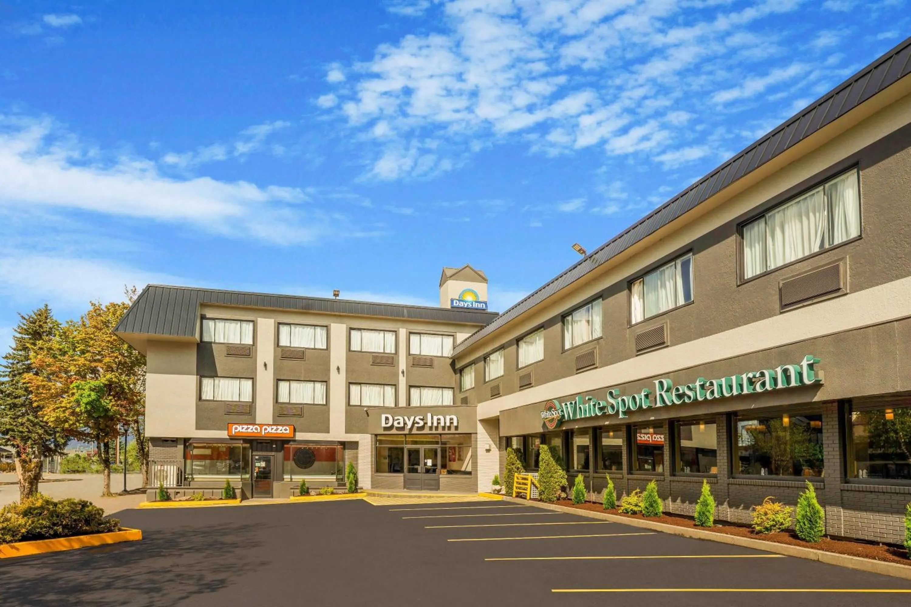 Property building in Days Inn by Wyndham Terrace