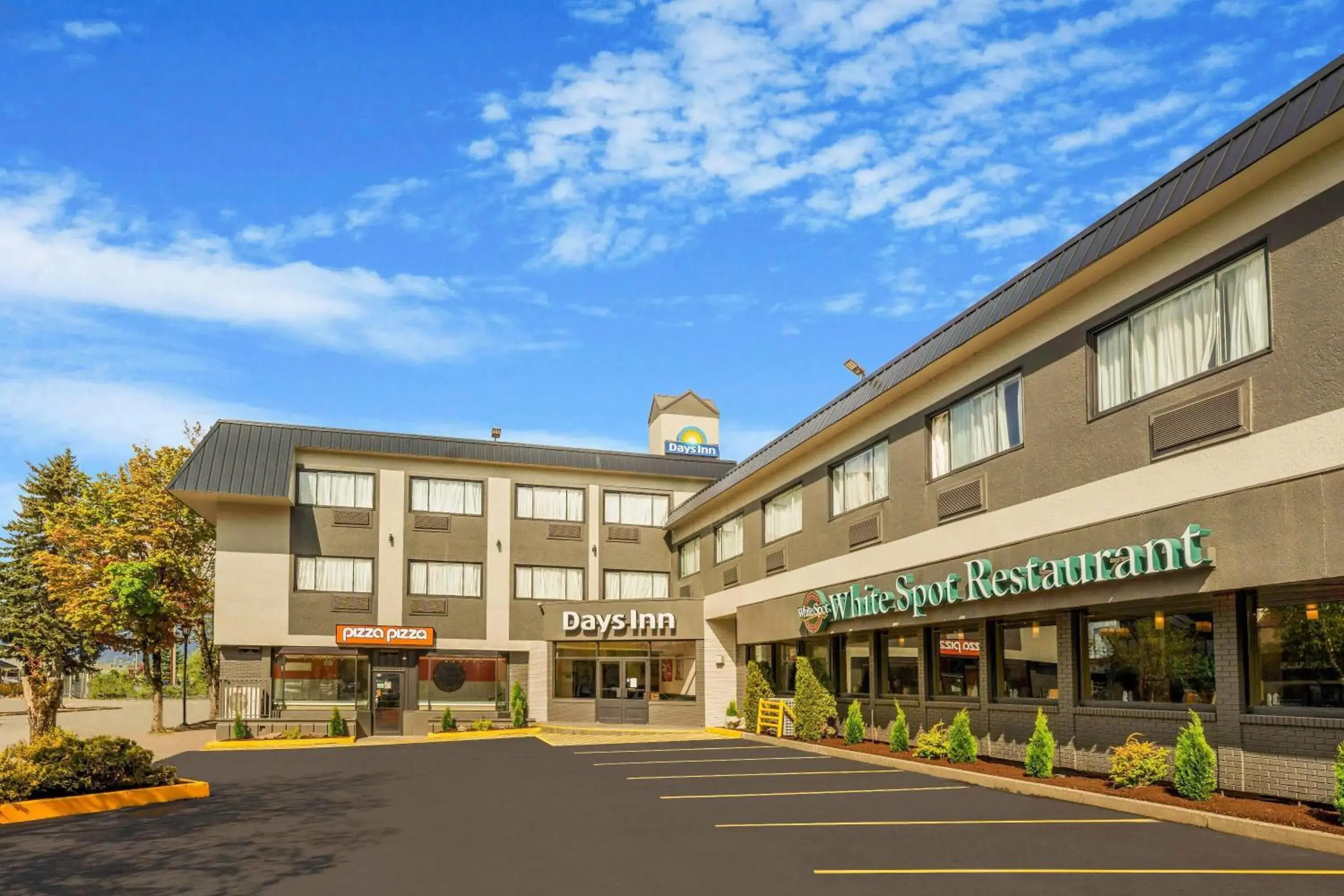 Property building in Days Inn by Wyndham Terrace Property building in Days Inn by Wyndham Terrace