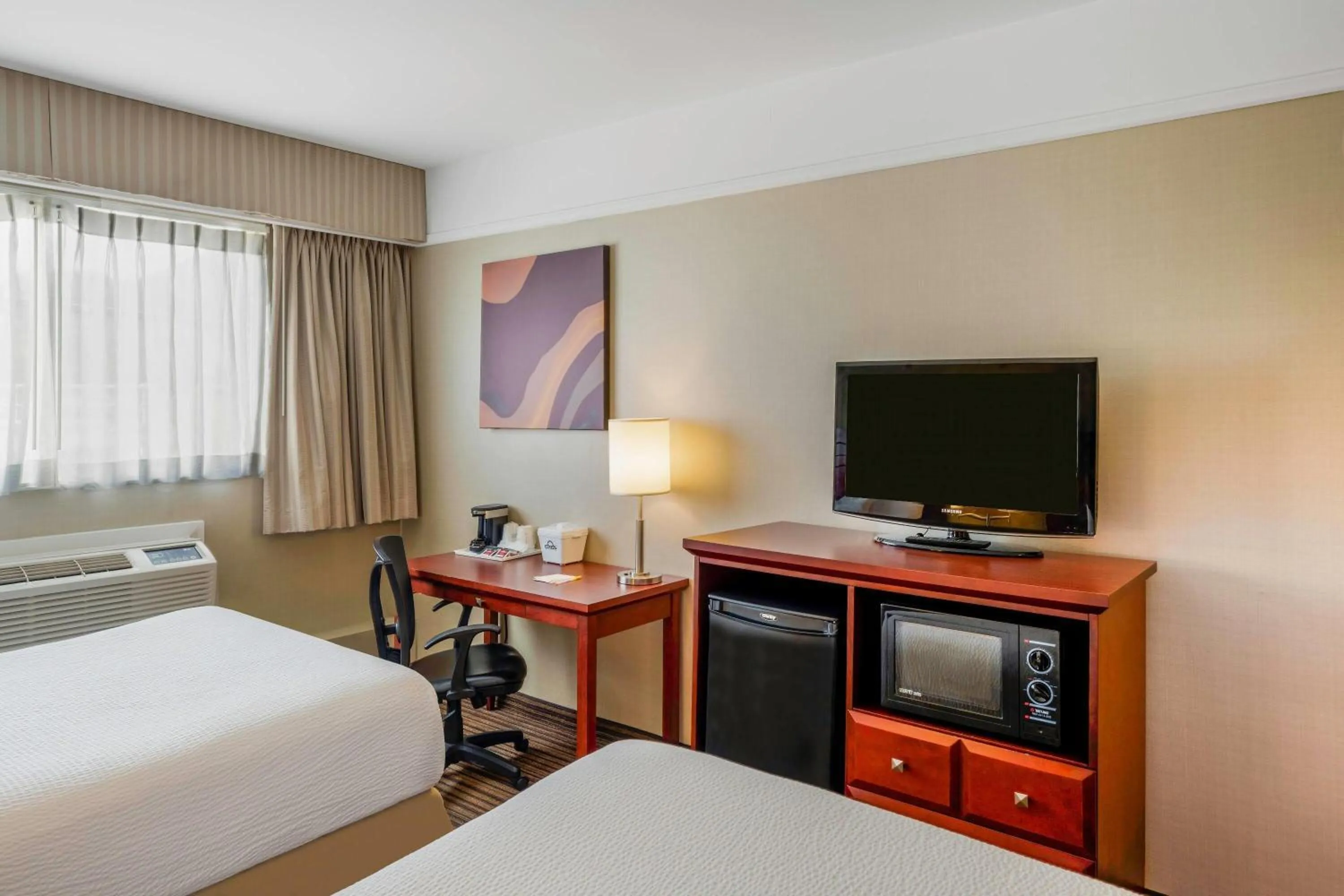 Bed in Days Inn by Wyndham Terrace