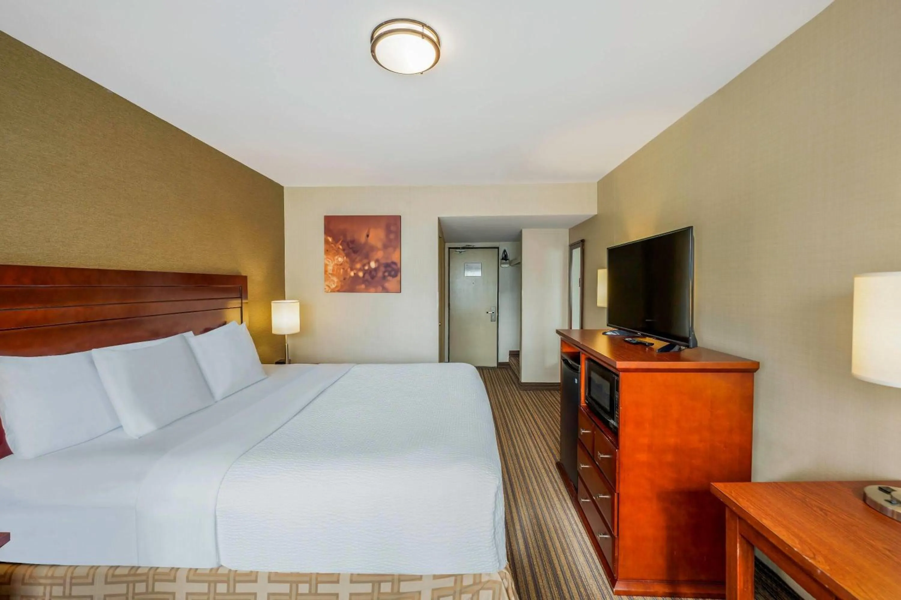 Bed in Days Inn by Wyndham Terrace