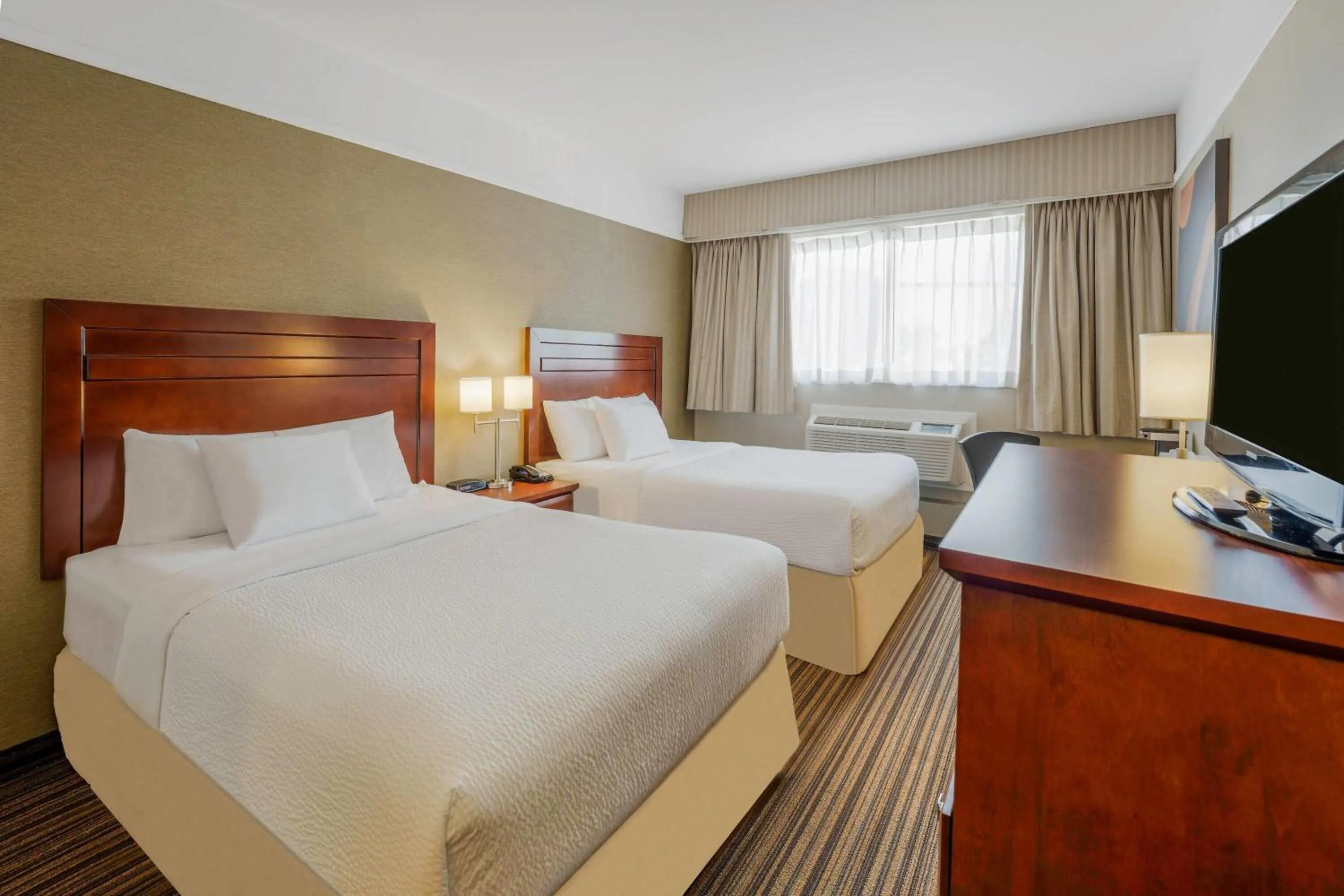 Bed in Days Inn by Wyndham Terrace