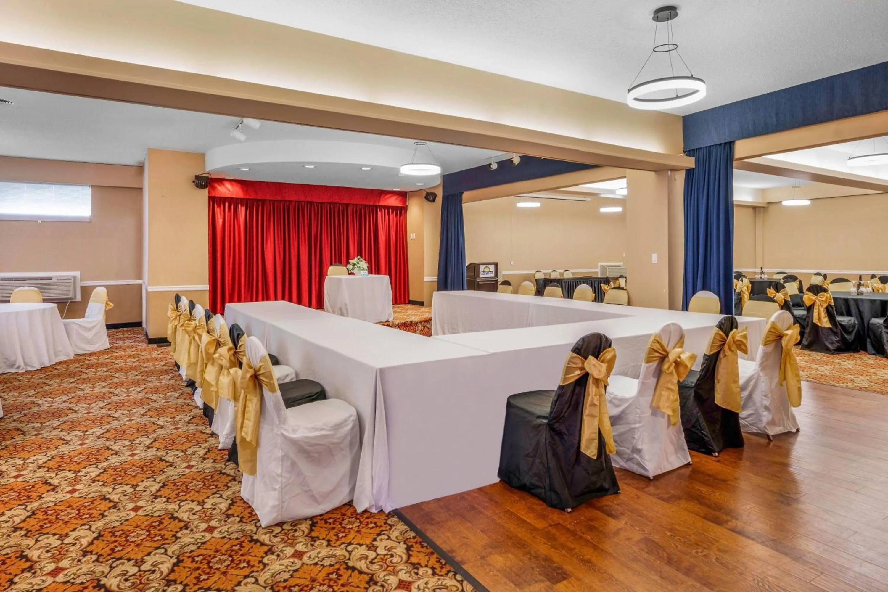 Meeting/conference room in Days Inn by Wyndham Terrace