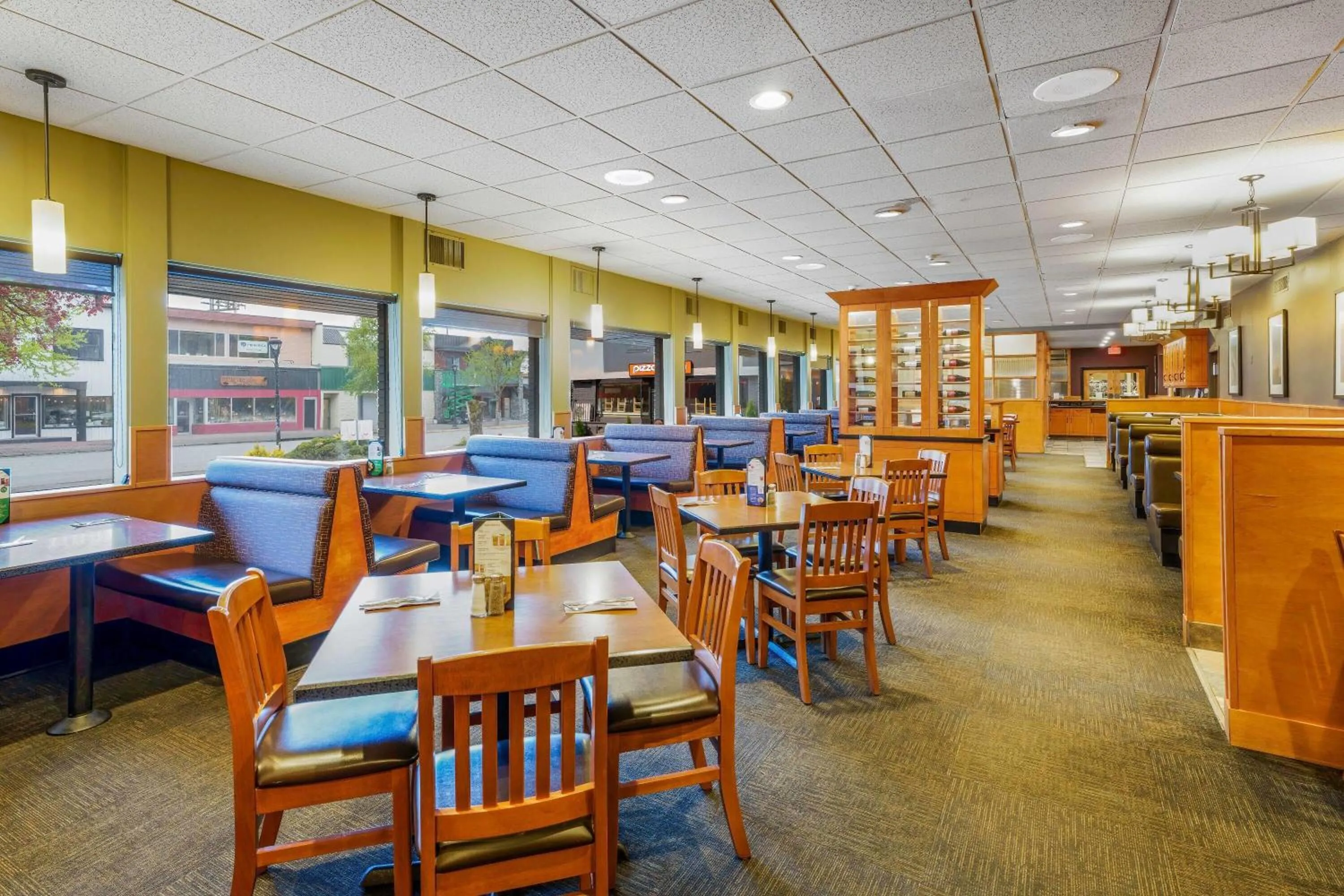 Restaurant/places to eat in Days Inn by Wyndham Terrace