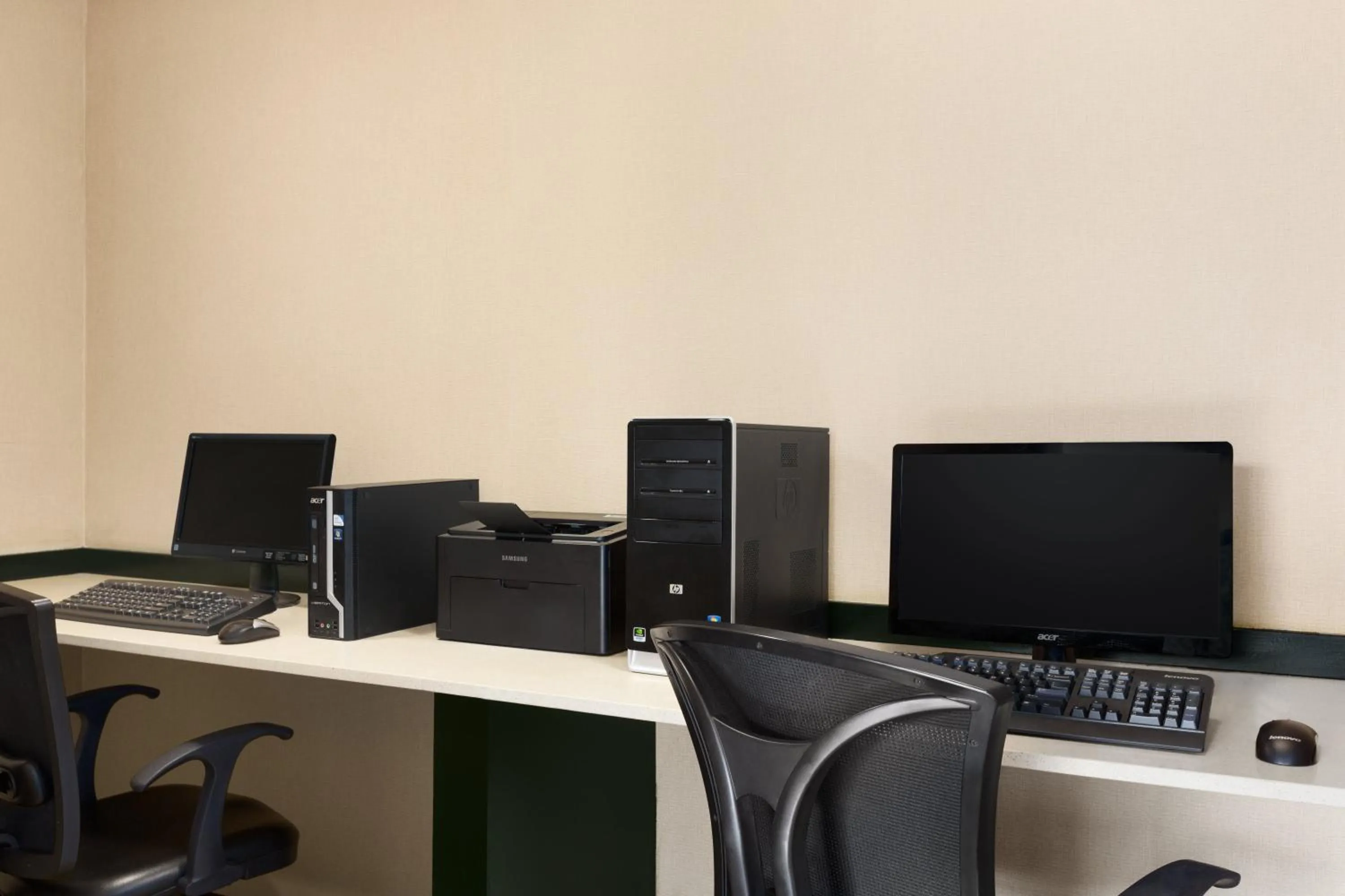 Business facilities in Days Inn by Wyndham Terrace